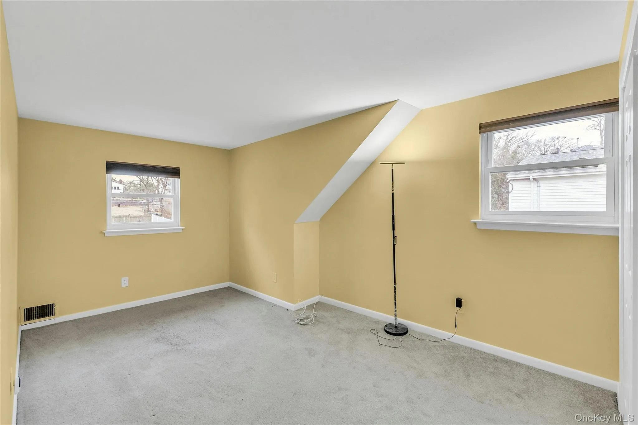 46 Falcon Drive, Smithtown, NY, 4 Bedrooms Bedrooms, 9 Rooms Rooms,2 BathroomsBathrooms,Residential,For Rent,Falcon,0,KEY1017954 46 Falcon Drive, Smithtown, NY, 4 Bedrooms Bedrooms, 9 Rooms Rooms,2 BathroomsBathrooms,Residential,For Rent,Falcon,0,KEY1017954