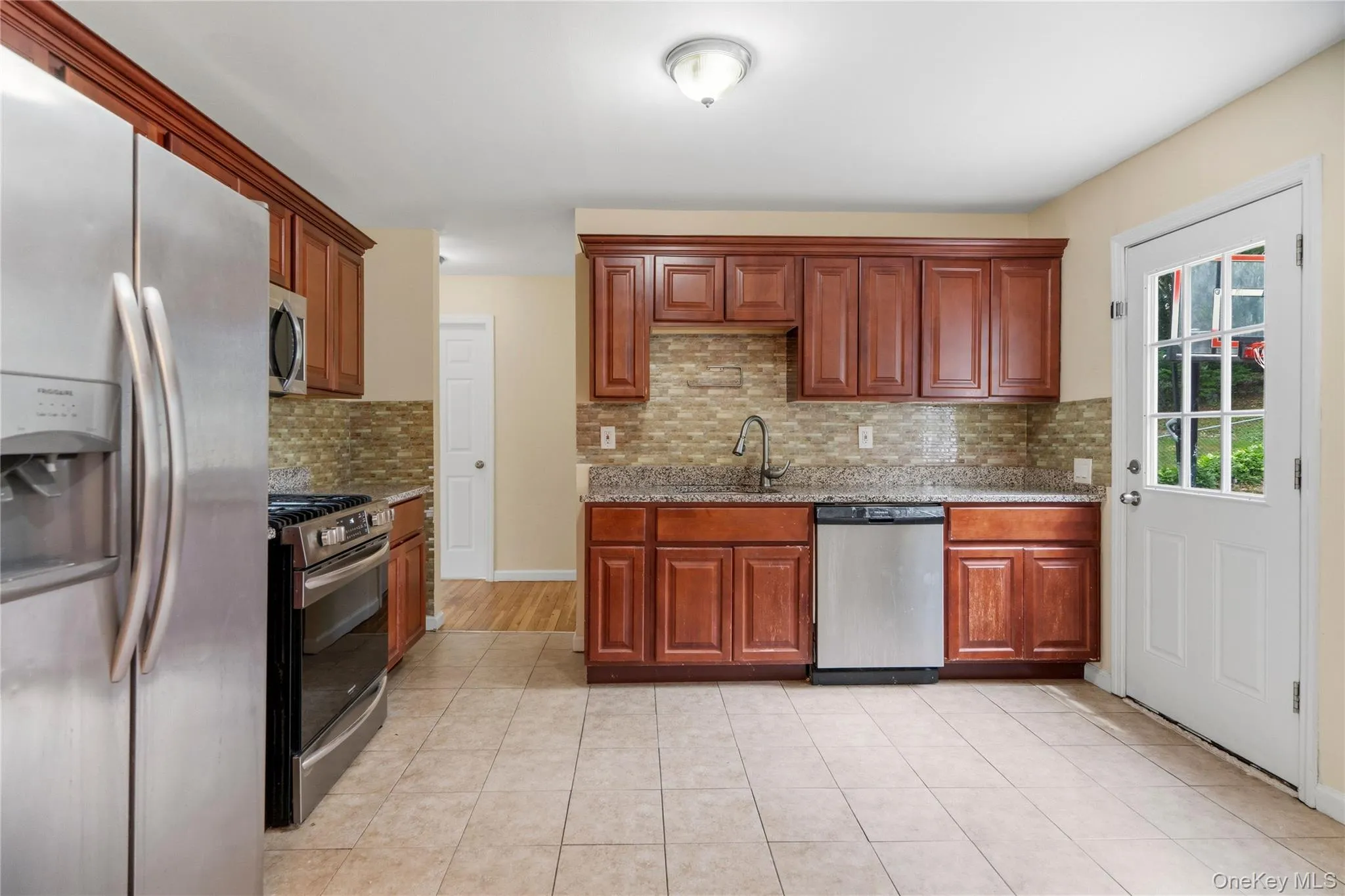 46 Falcon Drive, Smithtown, NY, 4 Bedrooms Bedrooms, 9 Rooms Rooms,2 BathroomsBathrooms,Residential,For Rent,Falcon,0,1017954 46 Falcon Drive, Smithtown, NY, 4 Bedrooms Bedrooms, 9 Rooms Rooms,2 BathroomsBathrooms,Residential,For Rent,Falcon,0,1017954