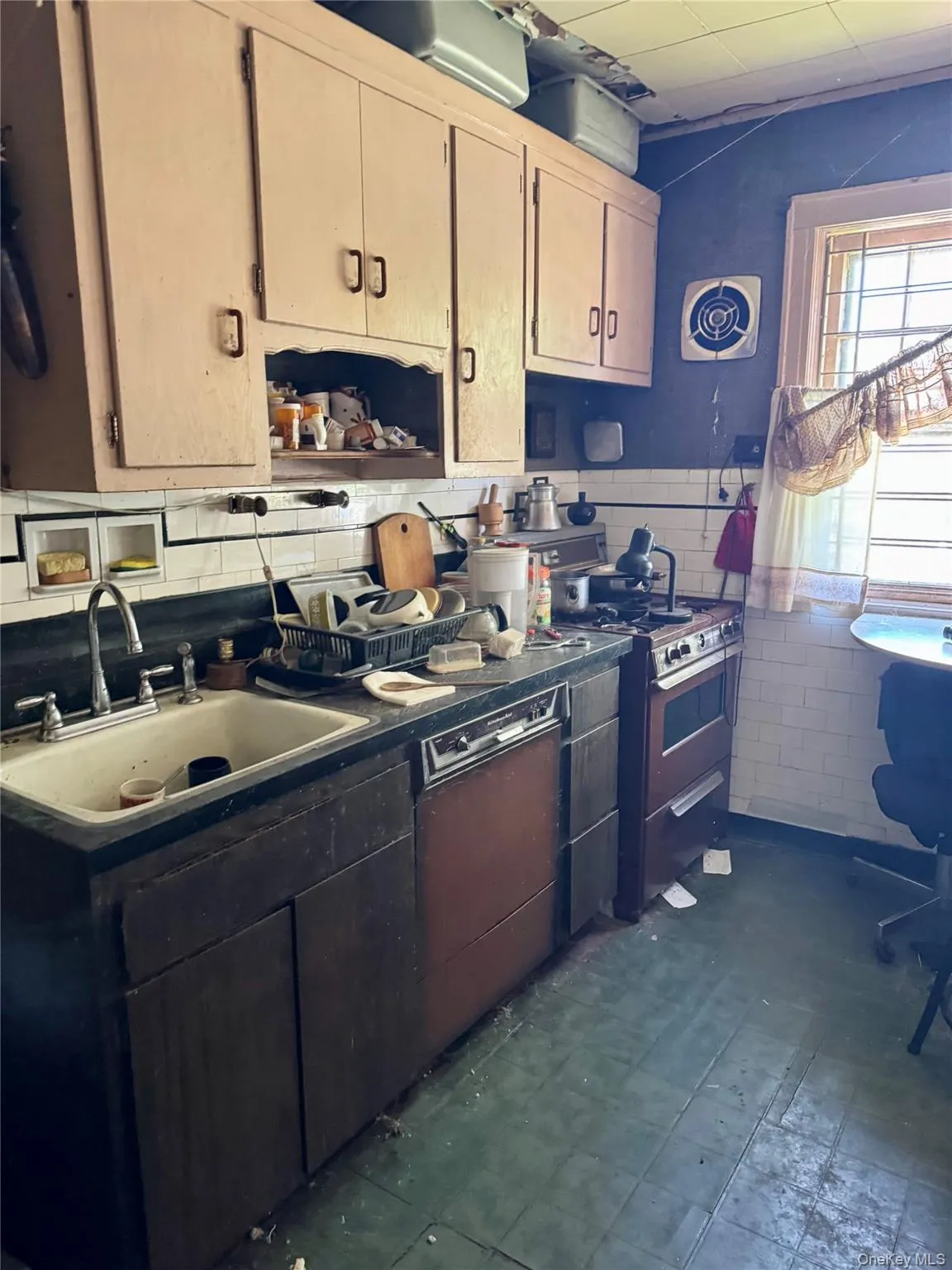 14719 Hoover Avenue, New York, NY, 2 Bedrooms Bedrooms, 4 Rooms Rooms,1 BathroomBathrooms,Residential,For Rent,Hoover,0,KEY1017958 14719 Hoover Avenue, New York, NY, 2 Bedrooms Bedrooms, 4 Rooms Rooms,1 BathroomBathrooms,Residential,For Rent,Hoover,0,KEY1017958