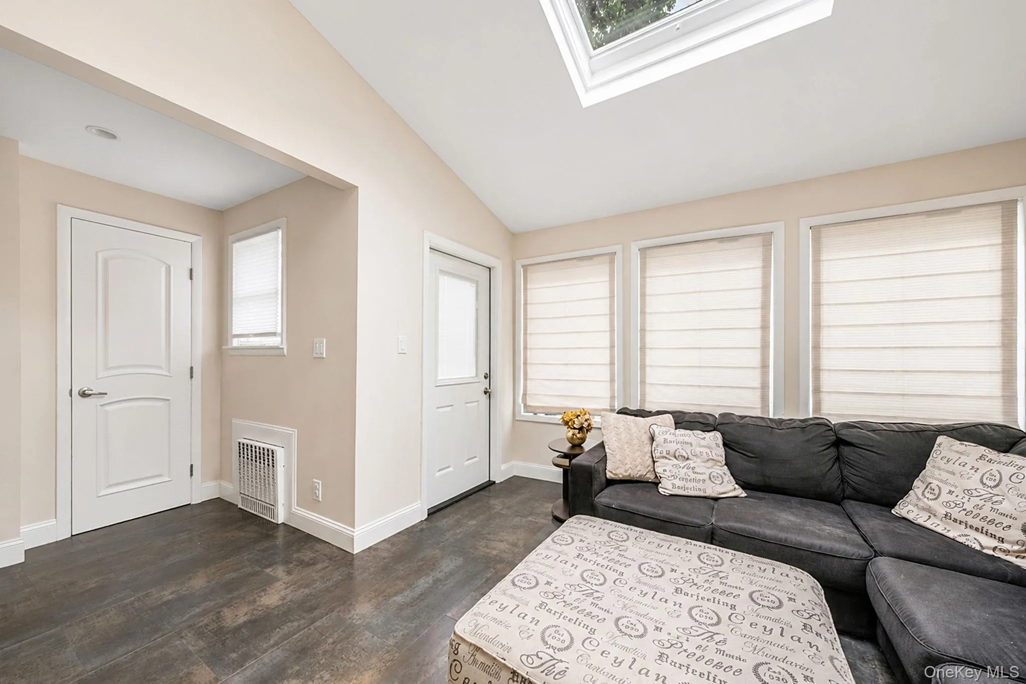 159 Iris Avenue, Hempstead, NY, 3 Bedrooms Bedrooms, 8 Rooms Rooms,2 BathroomsBathrooms,Residential,For Rent,Iris,0,1017960 159 Iris Avenue, Hempstead, NY, 3 Bedrooms Bedrooms, 8 Rooms Rooms,2 BathroomsBathrooms,Residential,For Rent,Iris,0,1017960