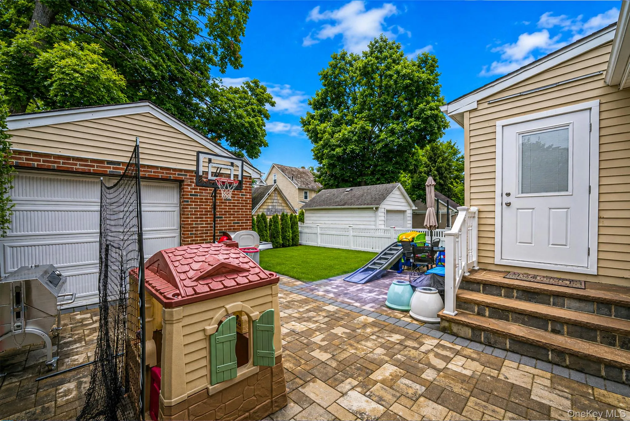 159 Iris Avenue, Hempstead, NY, 3 Bedrooms Bedrooms, 8 Rooms Rooms,2 BathroomsBathrooms,Residential,For Rent,Iris,0,1017960 159 Iris Avenue, Hempstead, NY, 3 Bedrooms Bedrooms, 8 Rooms Rooms,2 BathroomsBathrooms,Residential,For Rent,Iris,0,1017960