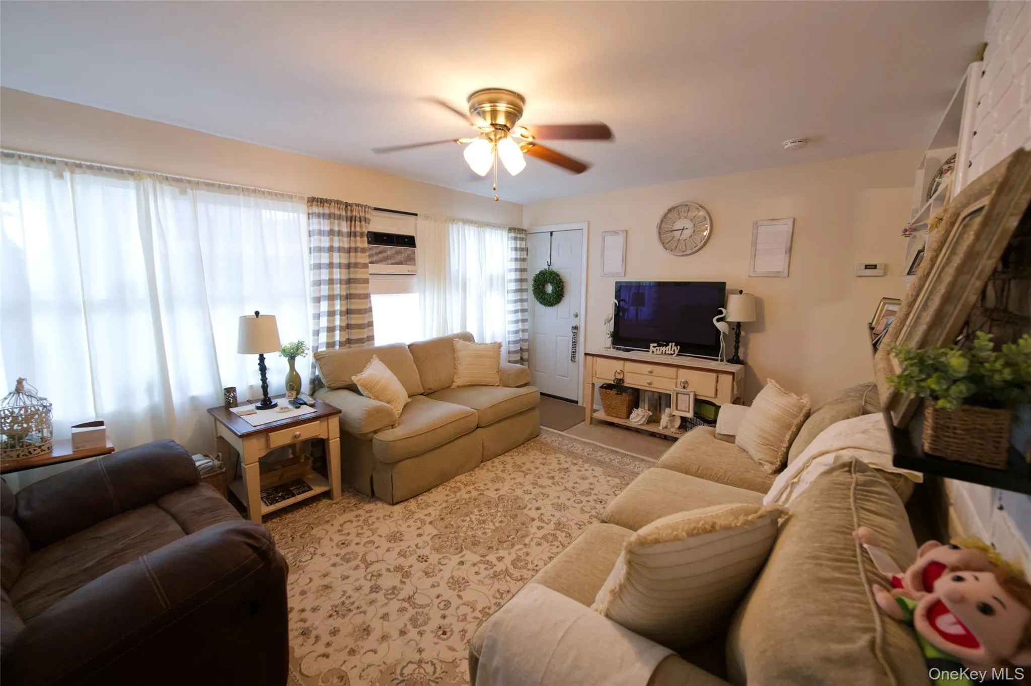 245 Sprucewood Drive, Hempstead, NY, 4 Bedrooms Bedrooms, 6 Rooms Rooms,1 BathroomBathrooms,Residential,For Rent,Sprucewood,0,1017963 245 Sprucewood Drive, Hempstead, NY, 4 Bedrooms Bedrooms, 6 Rooms Rooms,1 BathroomBathrooms,Residential,For Rent,Sprucewood,0,1017963