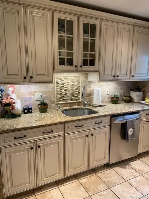 8 Rochelle Court, Stony Point, NY, 3 Bedrooms Bedrooms, 7 Rooms Rooms,2 BathroomsBathrooms,Residential,For Rent,Rochelle,0,1017966 8 Rochelle Court, Stony Point, NY, 3 Bedrooms Bedrooms, 7 Rooms Rooms,2 BathroomsBathrooms,Residential,For Rent,Rochelle,0,1017966