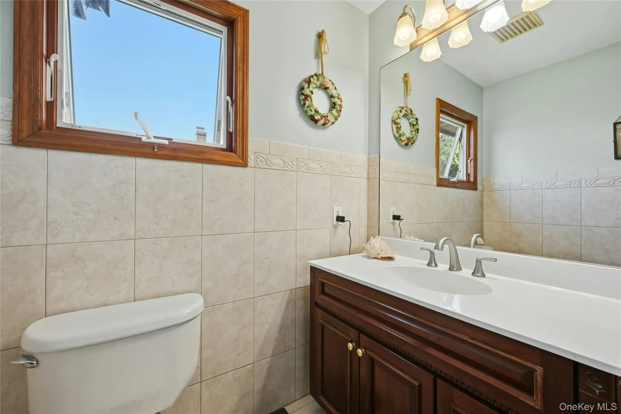 29 Vail Street, Huntington, NY, 4 Bedrooms Bedrooms, 10 Rooms Rooms,3 BathroomsBathrooms,Residential,For Rent,Vail,0,KEY1017967 29 Vail Street, Huntington, NY, 4 Bedrooms Bedrooms, 10 Rooms Rooms,3 BathroomsBathrooms,Residential,For Rent,Vail,0,KEY1017967