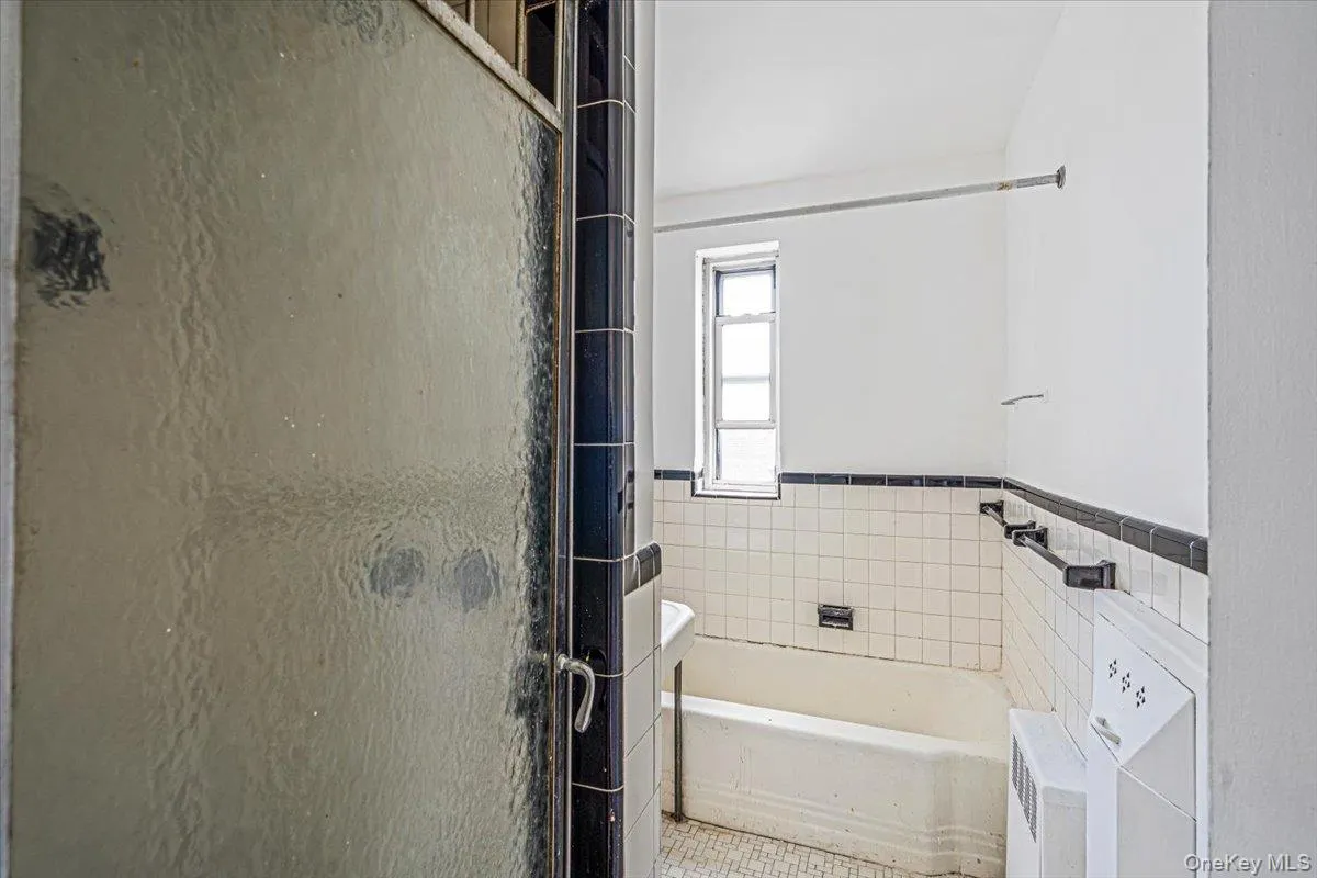 8333 Austin Street, New York, NY, 2 Bedrooms Bedrooms, 6 Rooms Rooms,1 BathroomBathrooms,Residential,For Rent,Austin,0,1017972 8333 Austin Street, New York, NY, 2 Bedrooms Bedrooms, 6 Rooms Rooms,1 BathroomBathrooms,Residential,For Rent,Austin,0,1017972