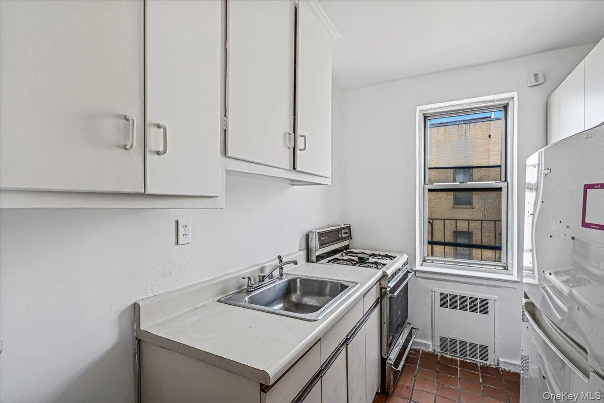 8333 Austin Street, New York, NY, 2 Bedrooms Bedrooms, 6 Rooms Rooms,1 BathroomBathrooms,Residential,For Rent,Austin,0,1017972 8333 Austin Street, New York, NY, 2 Bedrooms Bedrooms, 6 Rooms Rooms,1 BathroomBathrooms,Residential,For Rent,Austin,0,1017972
