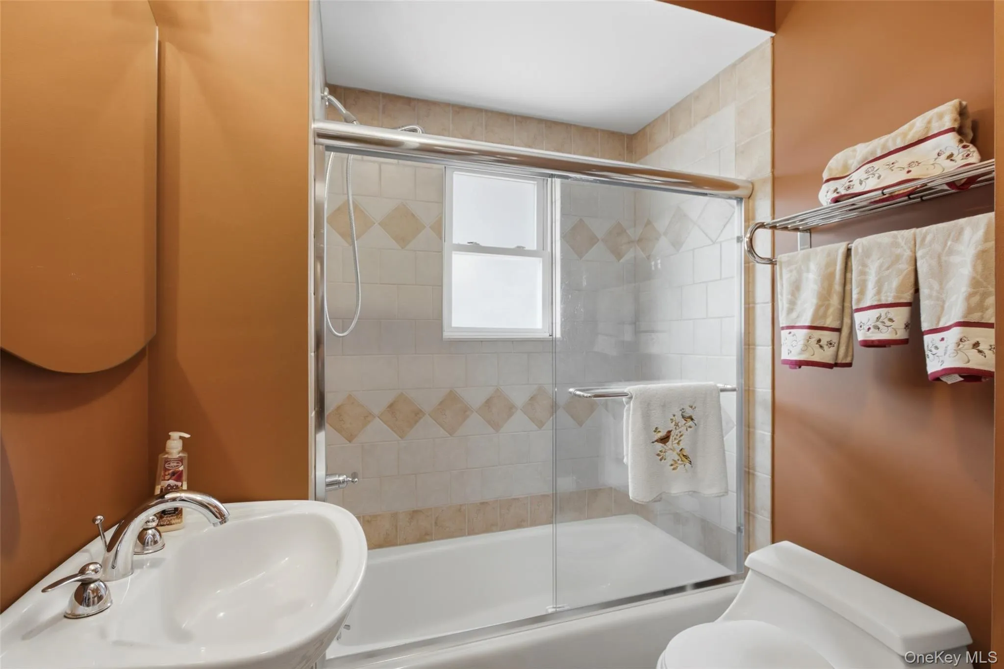 194 Willis Avenue, Hempstead, NY, 3 Bedrooms Bedrooms, 5 Rooms Rooms,2 BathroomsBathrooms,Residential,For Rent,Willis,0,1017974 194 Willis Avenue, Hempstead, NY, 3 Bedrooms Bedrooms, 5 Rooms Rooms,2 BathroomsBathrooms,Residential,For Rent,Willis,0,1017974