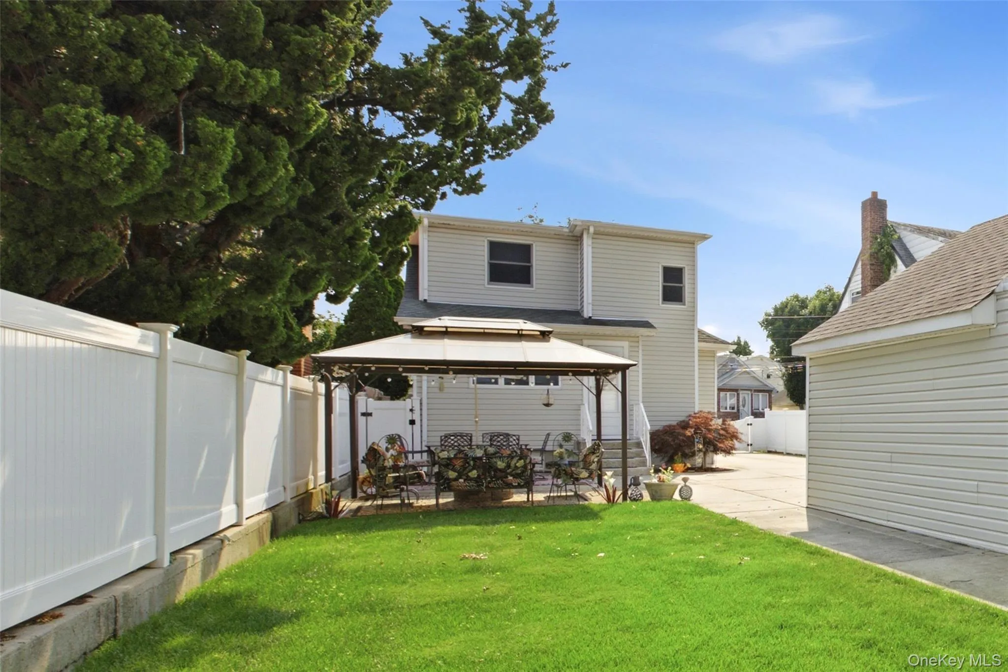 194 Willis Avenue, Hempstead, NY, 3 Bedrooms Bedrooms, 5 Rooms Rooms,2 BathroomsBathrooms,Residential,For Rent,Willis,0,1017974 194 Willis Avenue, Hempstead, NY, 3 Bedrooms Bedrooms, 5 Rooms Rooms,2 BathroomsBathrooms,Residential,For Rent,Willis,0,1017974