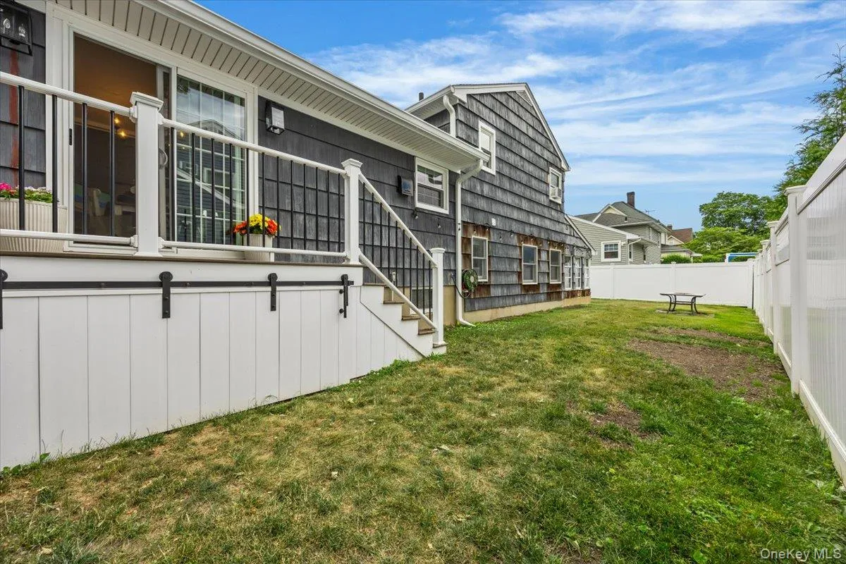 38 Driscoll Avenue, Hempstead, NY, 3 Bedrooms Bedrooms, 7 Rooms Rooms,2 BathroomsBathrooms,Residential,For Rent,Driscoll,0,KEY1017977 38 Driscoll Avenue, Hempstead, NY, 3 Bedrooms Bedrooms, 7 Rooms Rooms,2 BathroomsBathrooms,Residential,For Rent,Driscoll,0,KEY1017977