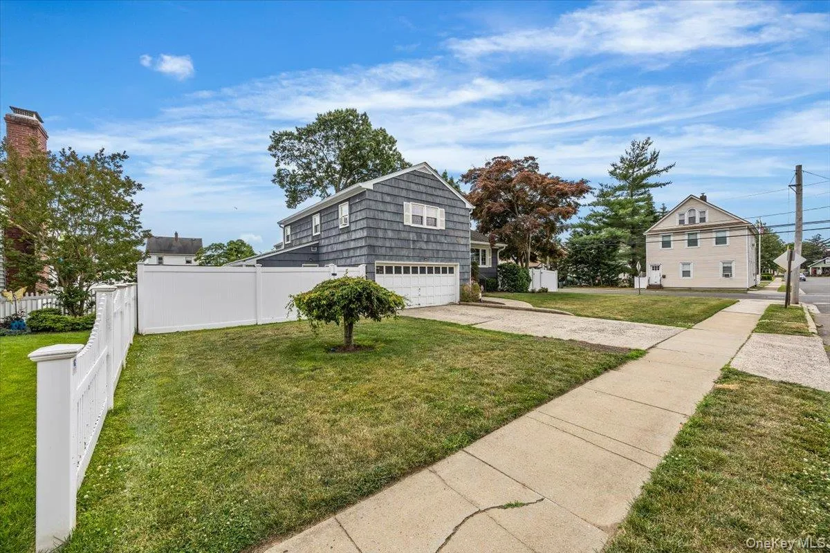 38 Driscoll Avenue, Hempstead, NY, 3 Bedrooms Bedrooms, 7 Rooms Rooms,2 BathroomsBathrooms,Residential,For Rent,Driscoll,0,KEY1017977 38 Driscoll Avenue, Hempstead, NY, 3 Bedrooms Bedrooms, 7 Rooms Rooms,2 BathroomsBathrooms,Residential,For Rent,Driscoll,0,KEY1017977