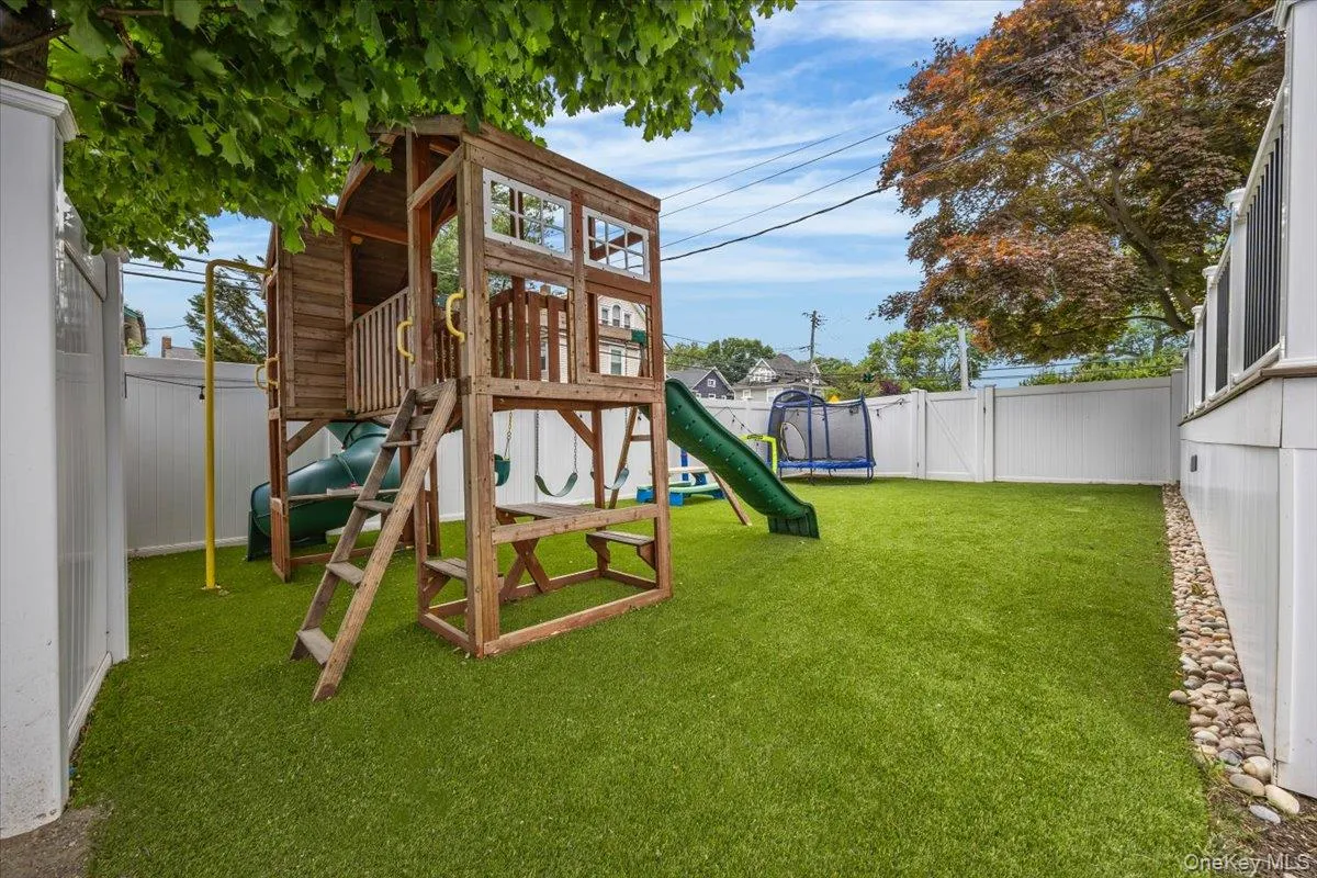 38 Driscoll Avenue, Hempstead, NY, 3 Bedrooms Bedrooms, 7 Rooms Rooms,2 BathroomsBathrooms,Residential,For Rent,Driscoll,0,KEY1017977 38 Driscoll Avenue, Hempstead, NY, 3 Bedrooms Bedrooms, 7 Rooms Rooms,2 BathroomsBathrooms,Residential,For Rent,Driscoll,0,KEY1017977