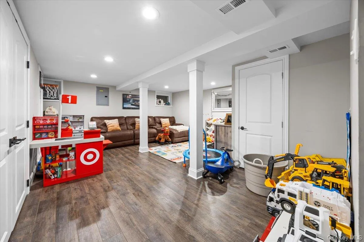 38 Driscoll Avenue, Hempstead, NY, 3 Bedrooms Bedrooms, 7 Rooms Rooms,2 BathroomsBathrooms,Residential,For Rent,Driscoll,0,KEY1017977 38 Driscoll Avenue, Hempstead, NY, 3 Bedrooms Bedrooms, 7 Rooms Rooms,2 BathroomsBathrooms,Residential,For Rent,Driscoll,0,KEY1017977