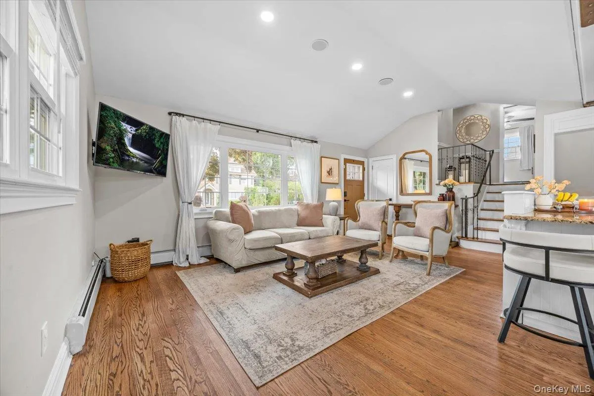 38 Driscoll Avenue, Hempstead, NY, 3 Bedrooms Bedrooms, 7 Rooms Rooms,2 BathroomsBathrooms,Residential,For Rent,Driscoll,0,KEY1017977 38 Driscoll Avenue, Hempstead, NY, 3 Bedrooms Bedrooms, 7 Rooms Rooms,2 BathroomsBathrooms,Residential,For Rent,Driscoll,0,KEY1017977
