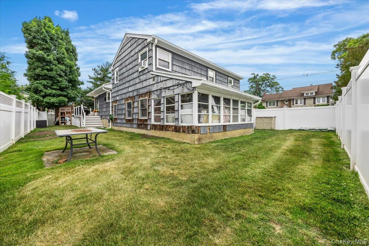 38 Driscoll Avenue, Hempstead, NY, 3 Bedrooms Bedrooms, 7 Rooms Rooms,2 BathroomsBathrooms,Residential,For Rent,Driscoll,0,KEY1017977 38 Driscoll Avenue, Hempstead, NY, 3 Bedrooms Bedrooms, 7 Rooms Rooms,2 BathroomsBathrooms,Residential,For Rent,Driscoll,0,KEY1017977