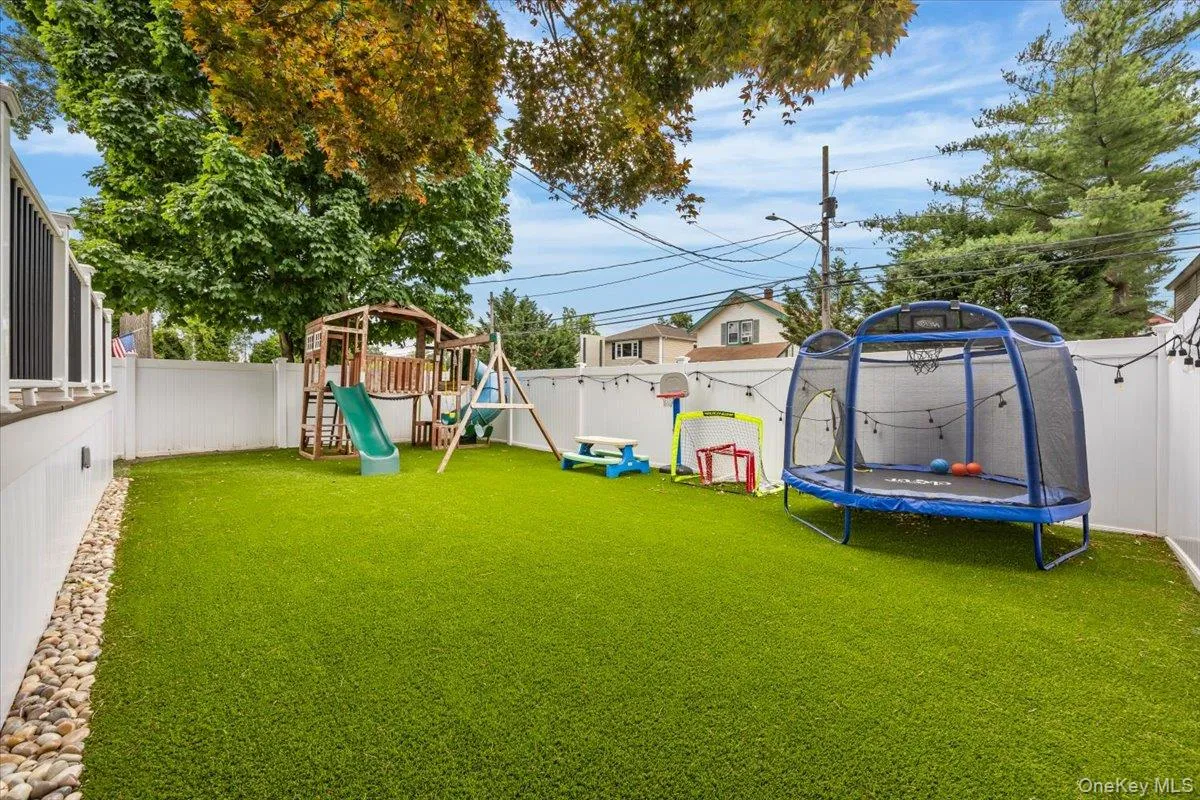38 Driscoll Avenue, Hempstead, NY, 3 Bedrooms Bedrooms, 7 Rooms Rooms,2 BathroomsBathrooms,Residential,For Rent,Driscoll,0,KEY1017977 38 Driscoll Avenue, Hempstead, NY, 3 Bedrooms Bedrooms, 7 Rooms Rooms,2 BathroomsBathrooms,Residential,For Rent,Driscoll,0,KEY1017977
