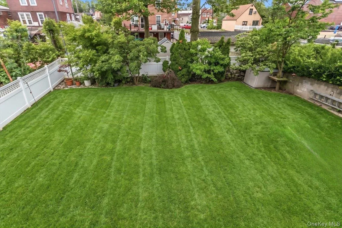 3158 Rawlins Avenue, New York, NY, 5 Bedrooms Bedrooms, 10 Rooms Rooms,3 BathroomsBathrooms,Residential,For Rent,Rawlins,0,1017978 3158 Rawlins Avenue, New York, NY, 5 Bedrooms Bedrooms, 10 Rooms Rooms,3 BathroomsBathrooms,Residential,For Rent,Rawlins,0,1017978