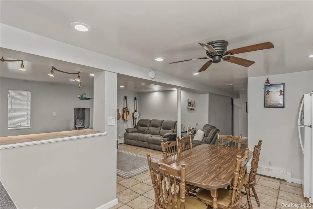 3158 Rawlins Avenue, New York, NY, 5 Bedrooms Bedrooms, 10 Rooms Rooms,3 BathroomsBathrooms,Residential,For Rent,Rawlins,0,1017978 3158 Rawlins Avenue, New York, NY, 5 Bedrooms Bedrooms, 10 Rooms Rooms,3 BathroomsBathrooms,Residential,For Rent,Rawlins,0,1017978