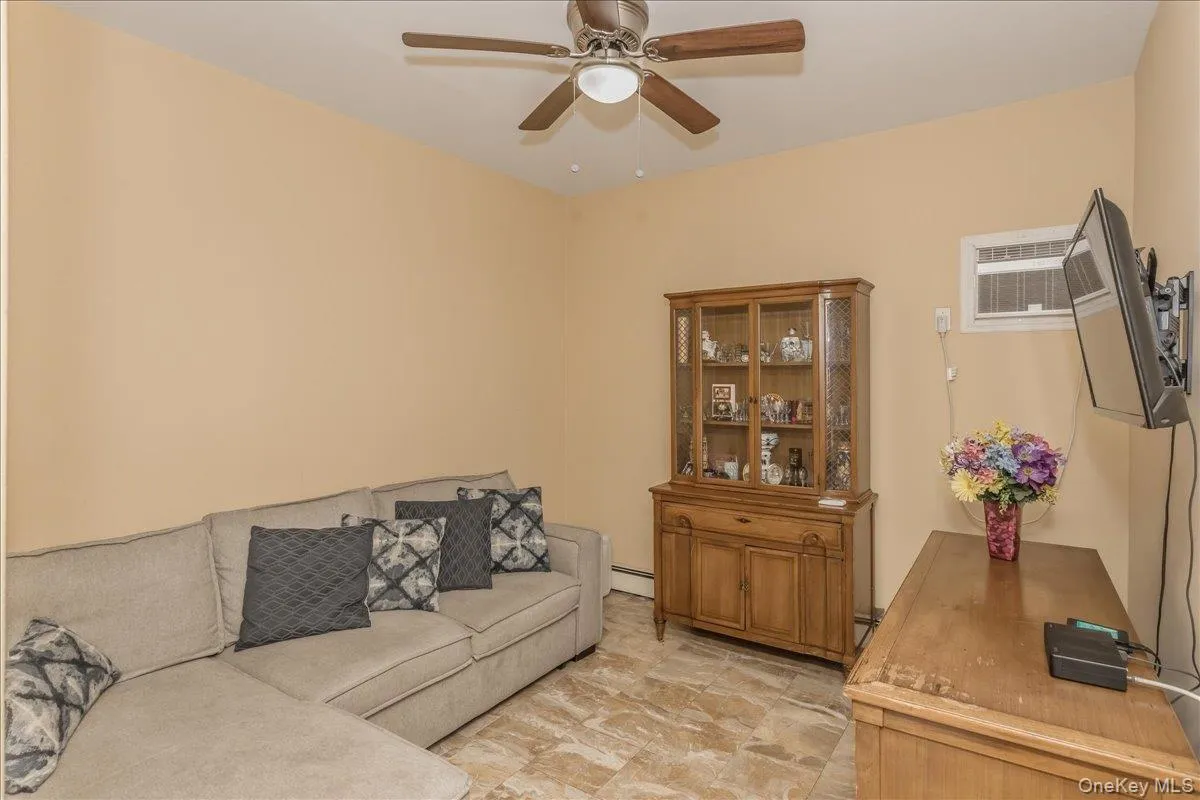 3158 Rawlins Avenue, New York, NY, 5 Bedrooms Bedrooms, 10 Rooms Rooms,3 BathroomsBathrooms,Residential,For Rent,Rawlins,0,1017978 3158 Rawlins Avenue, New York, NY, 5 Bedrooms Bedrooms, 10 Rooms Rooms,3 BathroomsBathrooms,Residential,For Rent,Rawlins,0,1017978