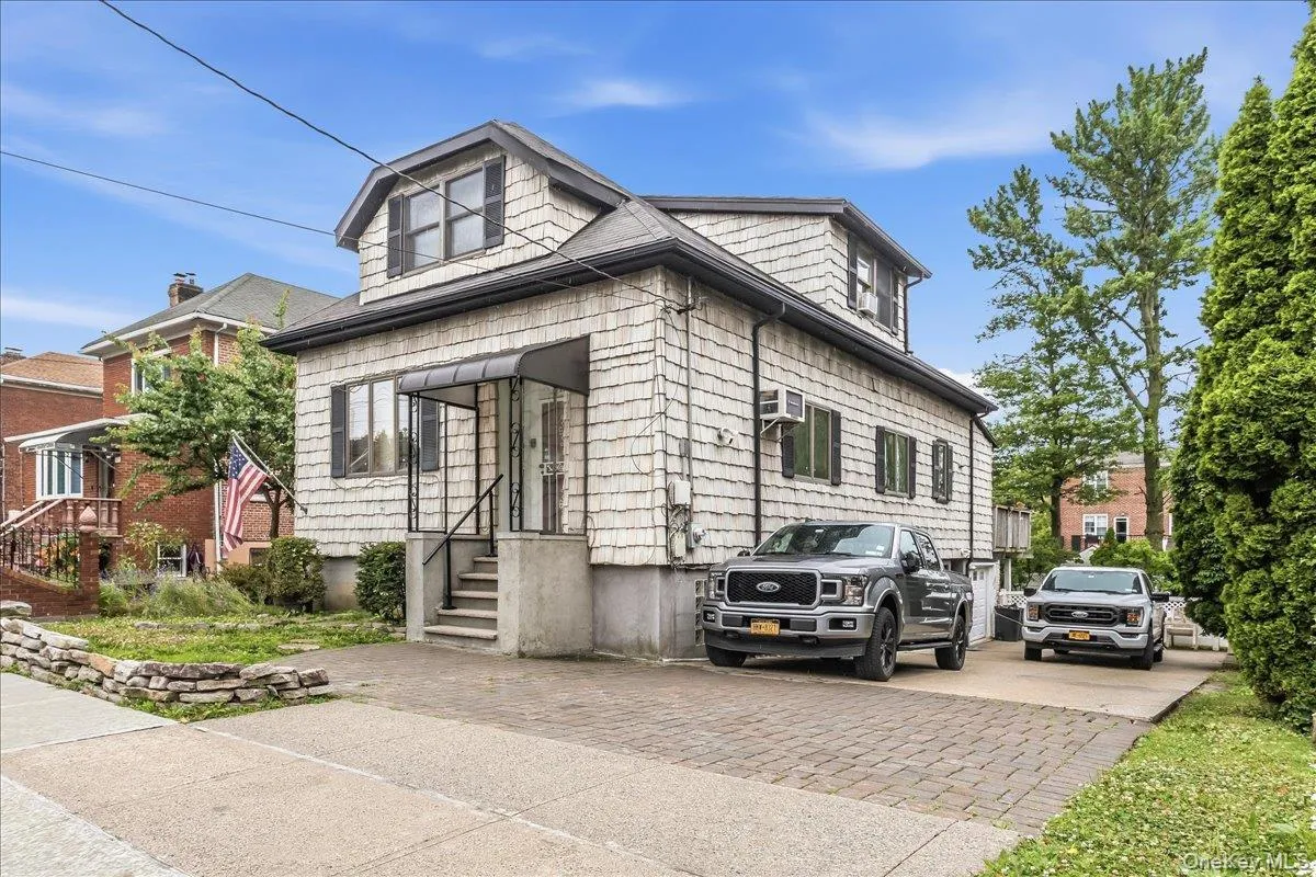 3158 Rawlins Avenue, New York, NY, 5 Bedrooms Bedrooms, 10 Rooms Rooms,3 BathroomsBathrooms,Residential,For Rent,Rawlins,0,1017978 3158 Rawlins Avenue, New York, NY, 5 Bedrooms Bedrooms, 10 Rooms Rooms,3 BathroomsBathrooms,Residential,For Rent,Rawlins,0,1017978