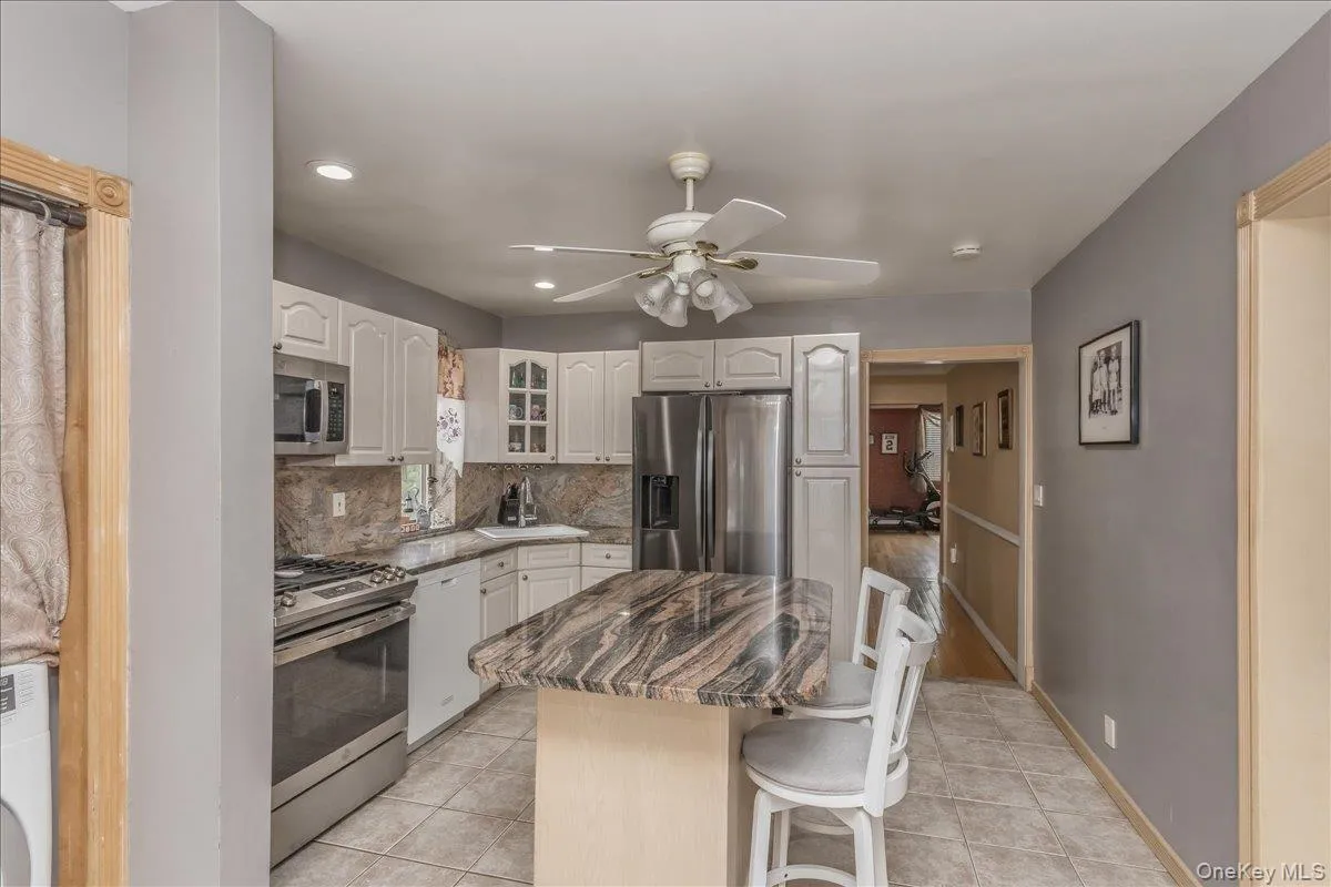 3158 Rawlins Avenue, New York, NY, 5 Bedrooms Bedrooms, 10 Rooms Rooms,3 BathroomsBathrooms,Residential,For Rent,Rawlins,0,1017978 3158 Rawlins Avenue, New York, NY, 5 Bedrooms Bedrooms, 10 Rooms Rooms,3 BathroomsBathrooms,Residential,For Rent,Rawlins,0,1017978