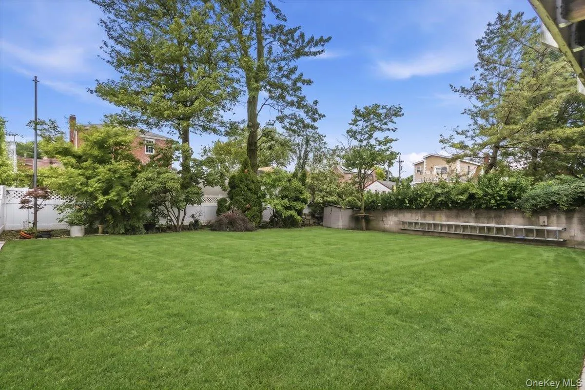 3158 Rawlins Avenue, New York, NY, 5 Bedrooms Bedrooms, 10 Rooms Rooms,3 BathroomsBathrooms,Residential,For Rent,Rawlins,0,1017978 3158 Rawlins Avenue, New York, NY, 5 Bedrooms Bedrooms, 10 Rooms Rooms,3 BathroomsBathrooms,Residential,For Rent,Rawlins,0,1017978