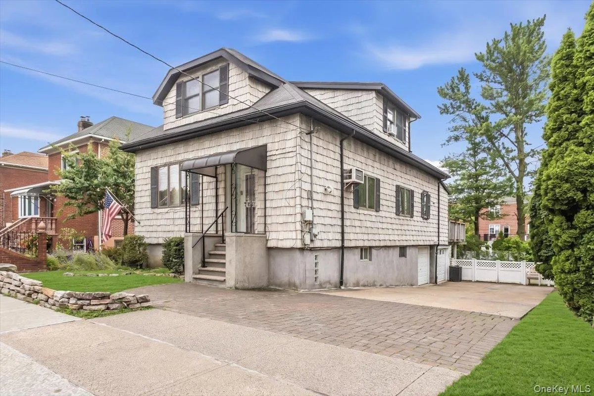 3158 Rawlins Avenue, New York, NY, 5 Bedrooms Bedrooms, 10 Rooms Rooms,3 BathroomsBathrooms,Residential,For Rent,Rawlins,0,KEY1017978 3158 Rawlins Avenue, New York, NY, 5 Bedrooms Bedrooms, 10 Rooms Rooms,3 BathroomsBathrooms,Residential,For Rent,Rawlins,0,KEY1017978