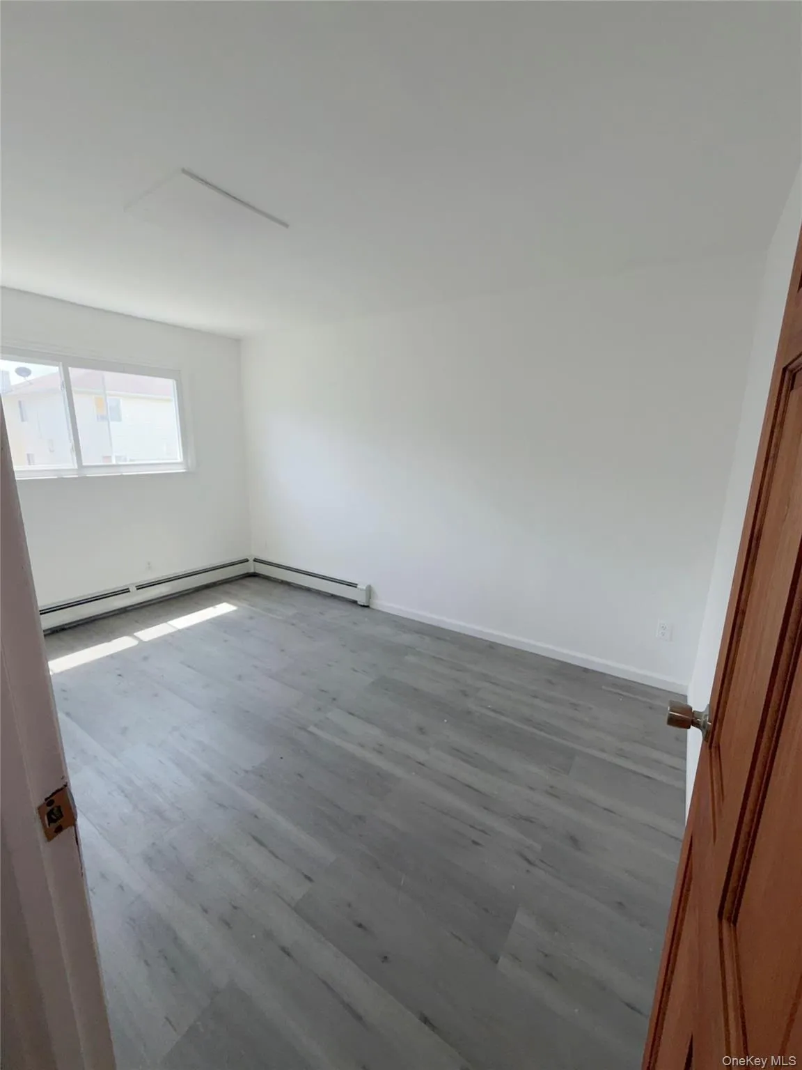 6947 Hillmeyer Avenue, New York, NY, 3 Bedrooms Bedrooms, 5 Rooms Rooms,1 BathroomBathrooms,Residential Lease,For Rent,Hillmeyer,0,1017979 6947 Hillmeyer Avenue, New York, NY, 3 Bedrooms Bedrooms, 5 Rooms Rooms,1 BathroomBathrooms,Residential Lease,For Rent,Hillmeyer,0,1017979