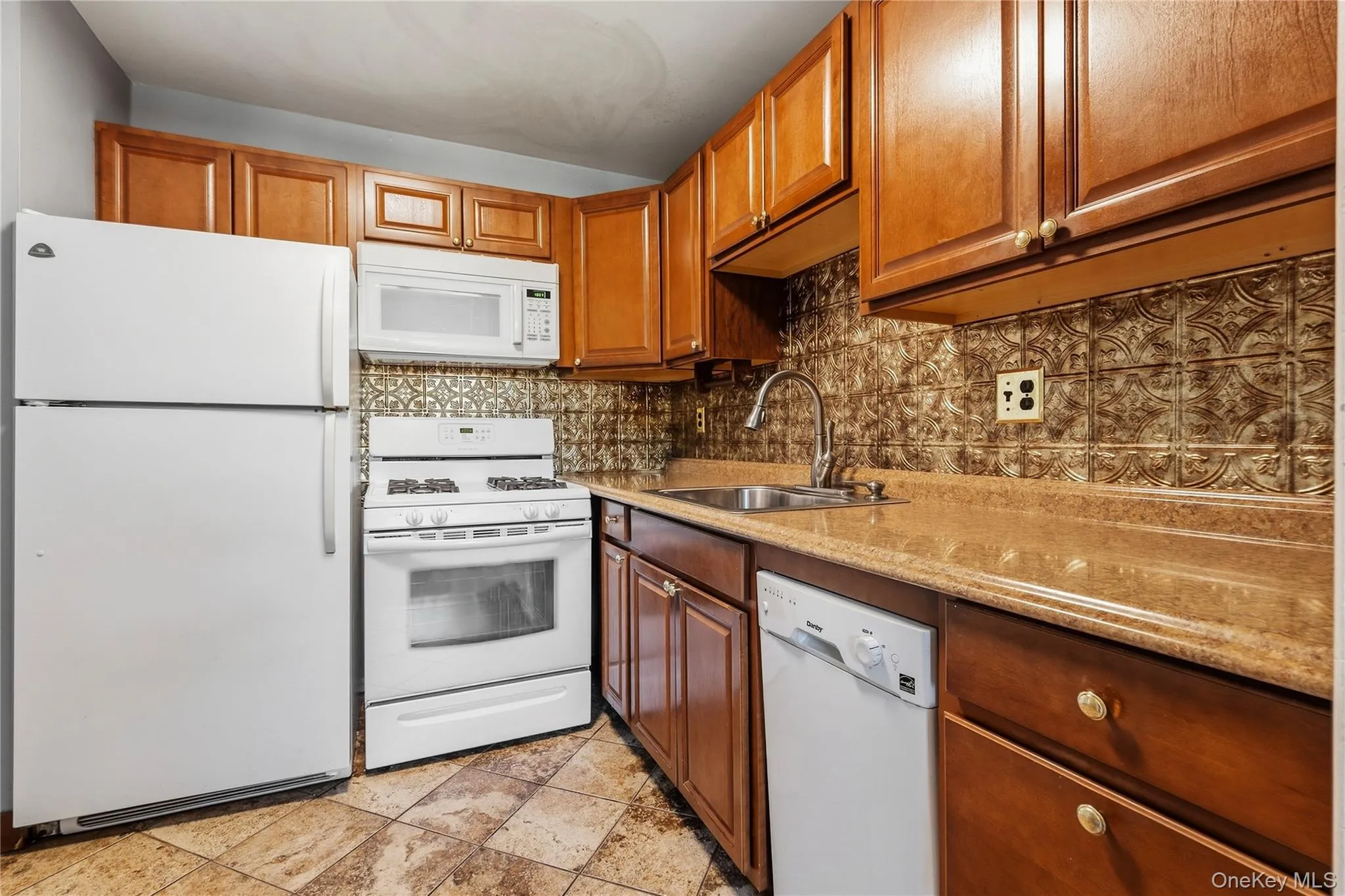 Kitchen: Plenty of Space, Ample Cabinet Storage, and Counter Space. Kitchen: Plenty of Space, Ample Cabinet Storage, and Counter Space.