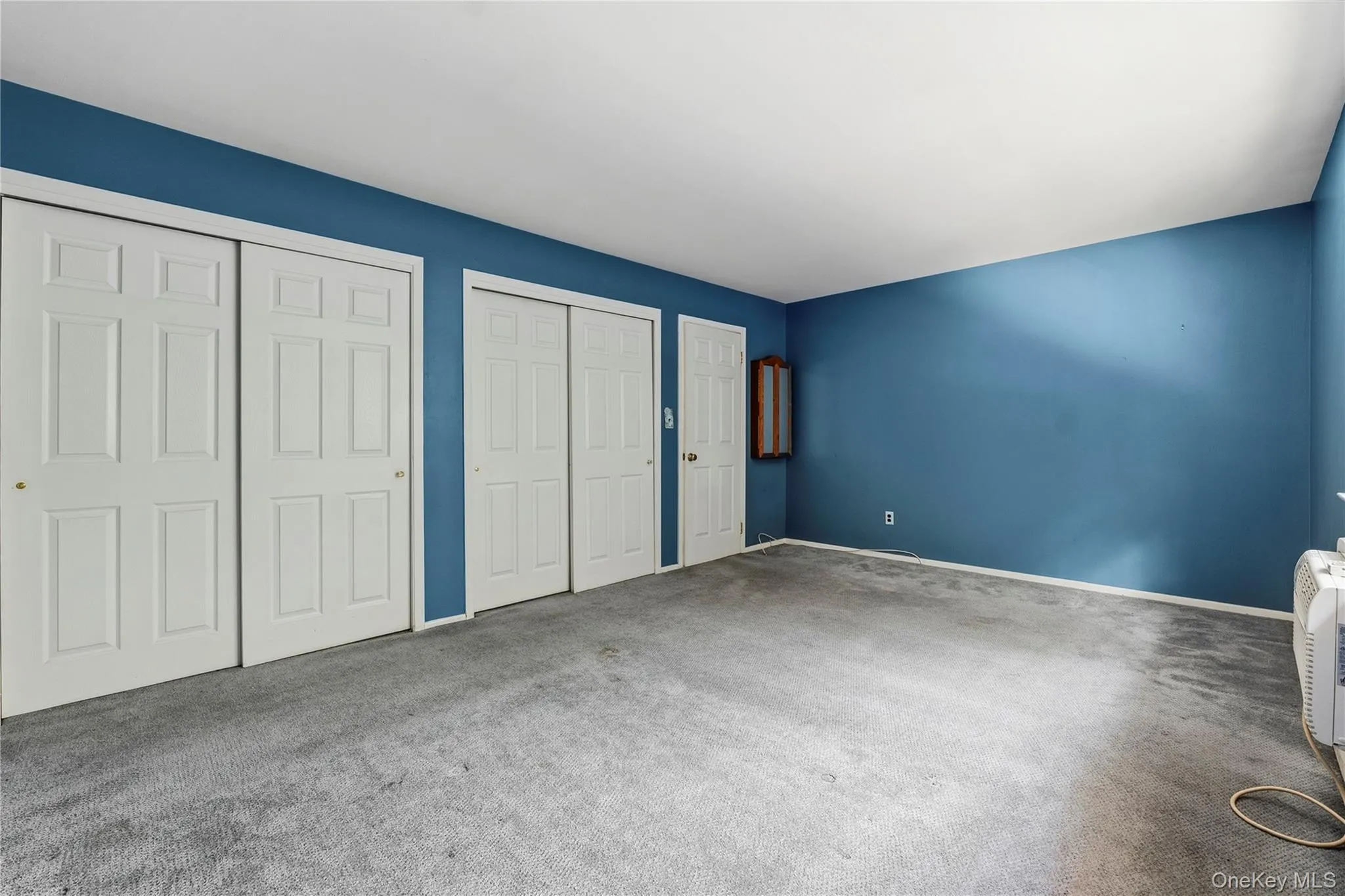 Bedroom: 2 Large Closets Bedroom: 2 Large Closets