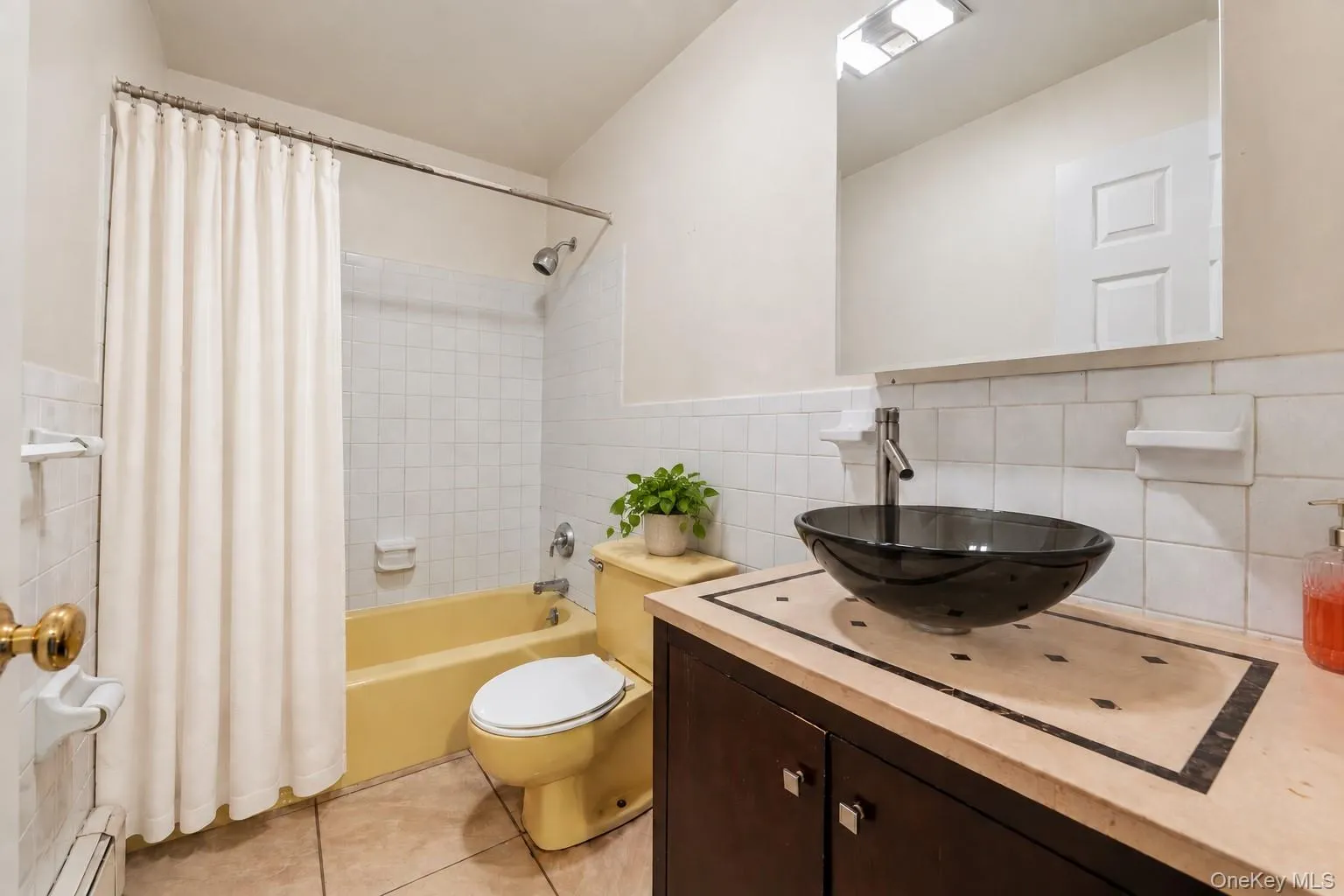 Virtually Staged (Curtain and Plant): Hall Bath Virtually Staged (Curtain and Plant): Hall Bath