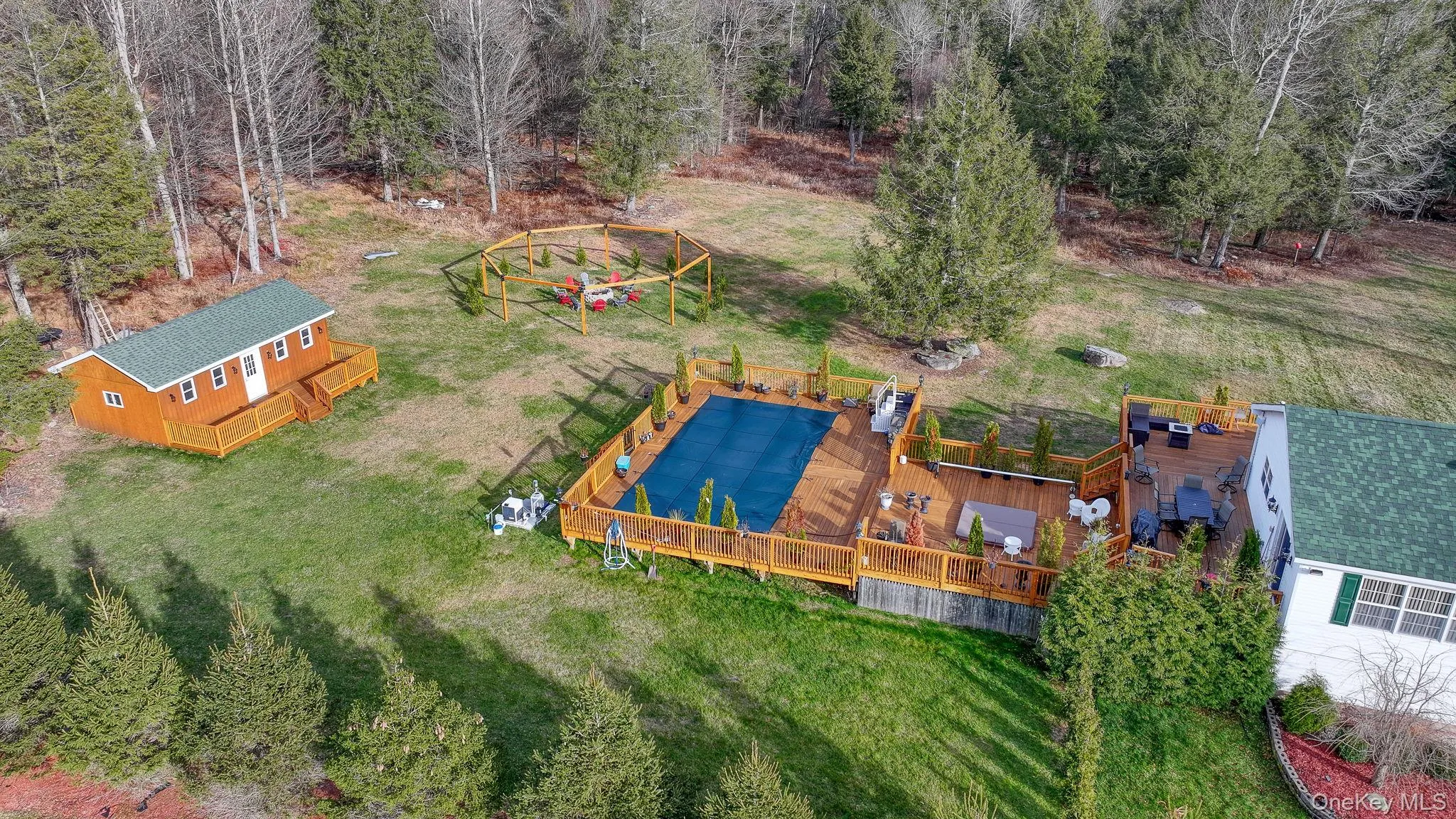 Pool - Hot tub and pool house Pool - Hot tub and pool house