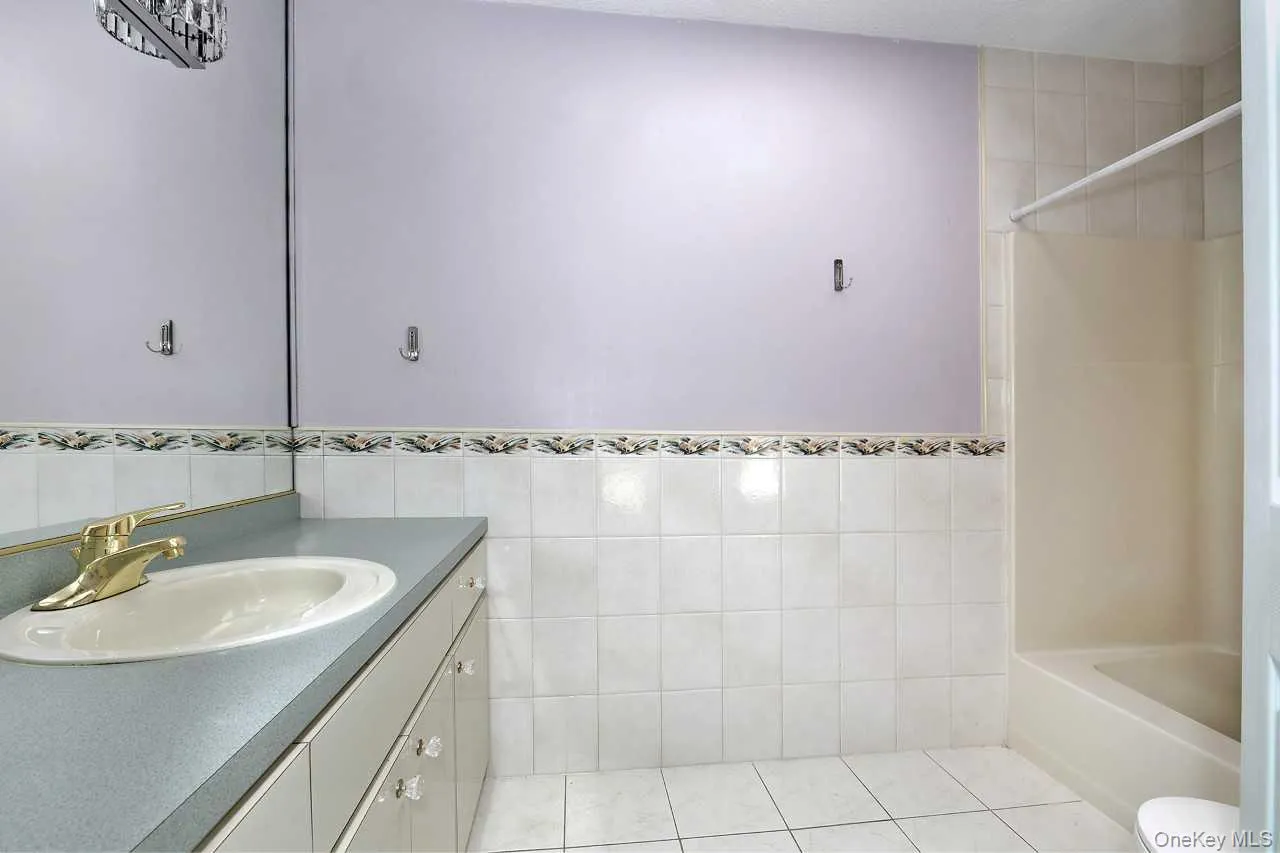 20 Oak Street, Smithtown, NY, 3 Bedrooms Bedrooms, 8 Rooms Rooms,2 BathroomsBathrooms,Residential,For Rent,Oak,0,1017995 20 Oak Street, Smithtown, NY, 3 Bedrooms Bedrooms, 8 Rooms Rooms,2 BathroomsBathrooms,Residential,For Rent,Oak,0,1017995