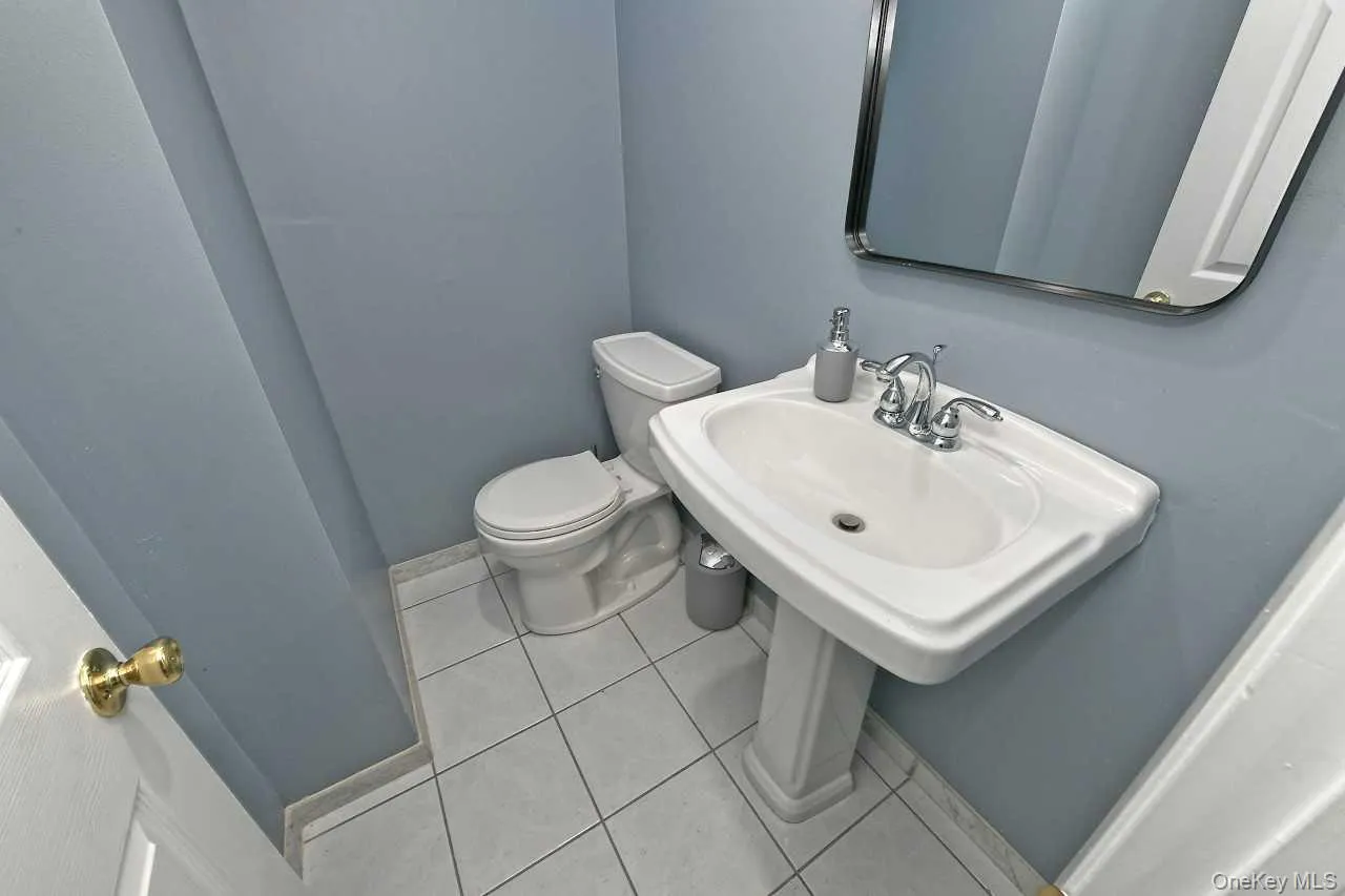 20 Oak Street, Smithtown, NY, 3 Bedrooms Bedrooms, 8 Rooms Rooms,2 BathroomsBathrooms,Residential,For Rent,Oak,0,1017995 20 Oak Street, Smithtown, NY, 3 Bedrooms Bedrooms, 8 Rooms Rooms,2 BathroomsBathrooms,Residential,For Rent,Oak,0,1017995
