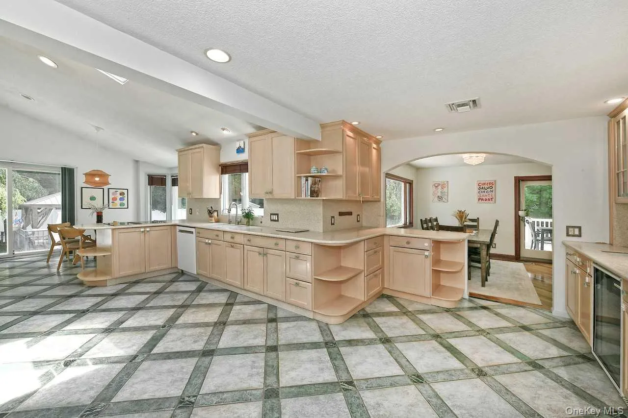 20 Oak Street, Smithtown, NY, 3 Bedrooms Bedrooms, 8 Rooms Rooms,2 BathroomsBathrooms,Residential,For Rent,Oak,0,1017995 20 Oak Street, Smithtown, NY, 3 Bedrooms Bedrooms, 8 Rooms Rooms,2 BathroomsBathrooms,Residential,For Rent,Oak,0,1017995