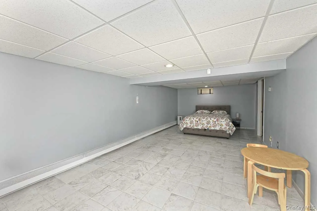20 Oak Street, Smithtown, NY, 3 Bedrooms Bedrooms, 8 Rooms Rooms,2 BathroomsBathrooms,Residential,For Rent,Oak,0,1017995 20 Oak Street, Smithtown, NY, 3 Bedrooms Bedrooms, 8 Rooms Rooms,2 BathroomsBathrooms,Residential,For Rent,Oak,0,1017995