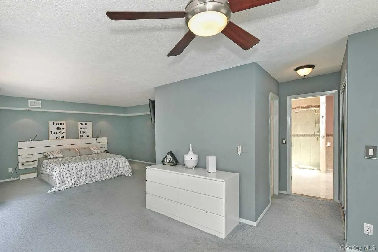 20 Oak Street, Smithtown, NY, 3 Bedrooms Bedrooms, 8 Rooms Rooms,2 BathroomsBathrooms,Residential,For Rent,Oak,0,1017995 20 Oak Street, Smithtown, NY, 3 Bedrooms Bedrooms, 8 Rooms Rooms,2 BathroomsBathrooms,Residential,For Rent,Oak,0,1017995