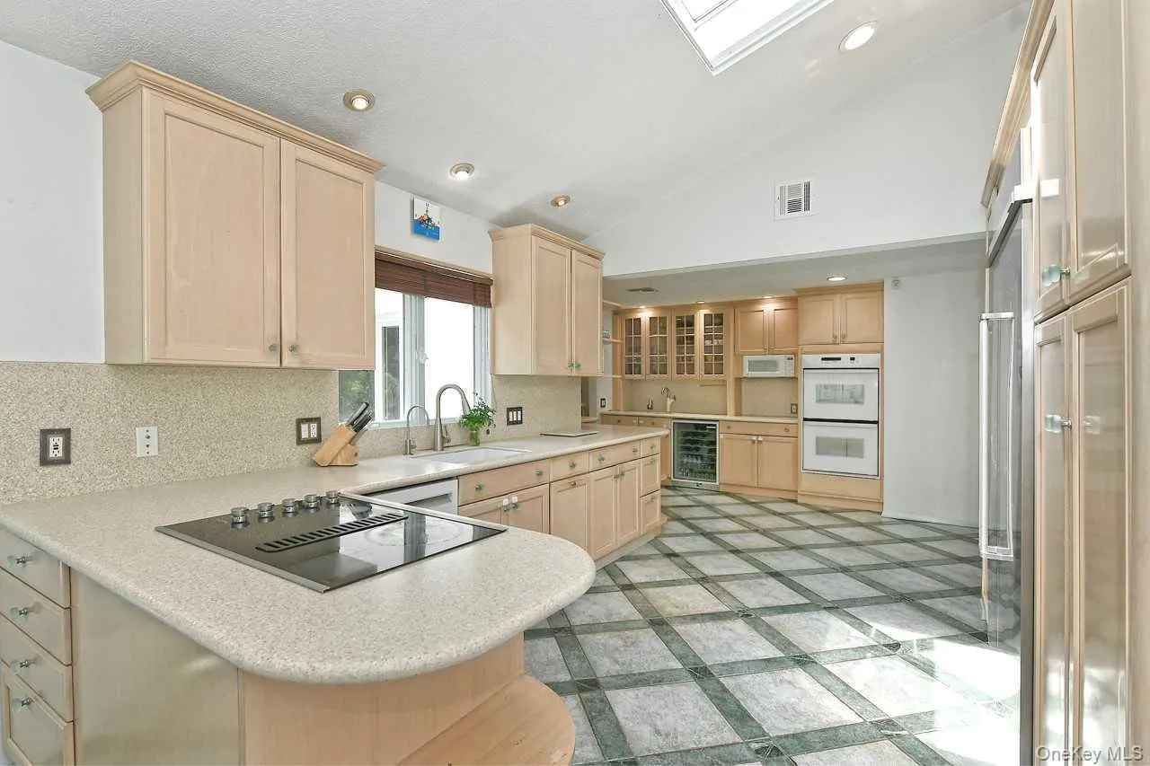 20 Oak Street, Smithtown, NY, 3 Bedrooms Bedrooms, 8 Rooms Rooms,2 BathroomsBathrooms,Residential,For Rent,Oak,0,1017995 20 Oak Street, Smithtown, NY, 3 Bedrooms Bedrooms, 8 Rooms Rooms,2 BathroomsBathrooms,Residential,For Rent,Oak,0,1017995