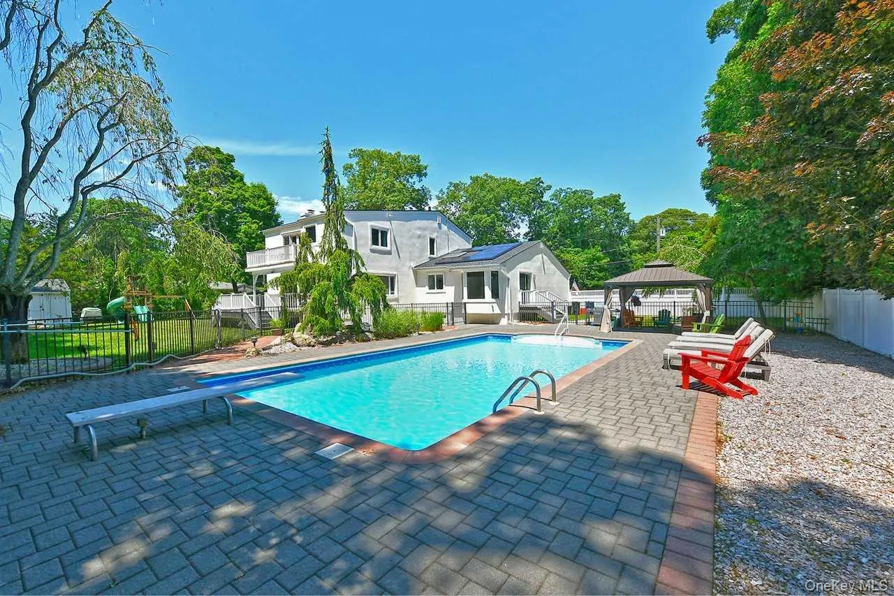20 Oak Street, Smithtown, NY, 3 Bedrooms Bedrooms, 8 Rooms Rooms,2 BathroomsBathrooms,Residential,For Rent,Oak,0,1017995 20 Oak Street, Smithtown, NY, 3 Bedrooms Bedrooms, 8 Rooms Rooms,2 BathroomsBathrooms,Residential,For Rent,Oak,0,1017995
