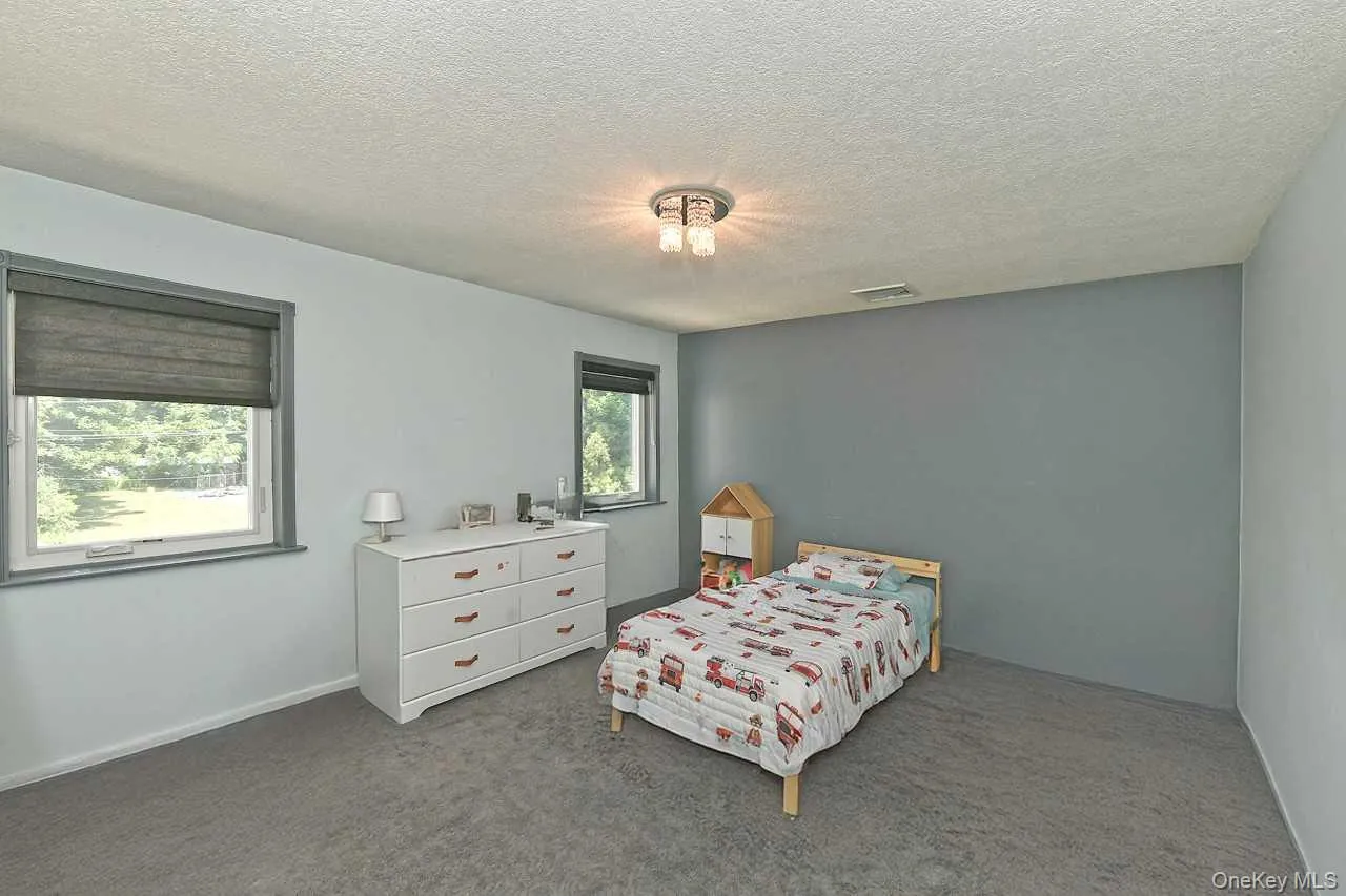 20 Oak Street, Smithtown, NY, 3 Bedrooms Bedrooms, 8 Rooms Rooms,2 BathroomsBathrooms,Residential,For Rent,Oak,0,1017995 20 Oak Street, Smithtown, NY, 3 Bedrooms Bedrooms, 8 Rooms Rooms,2 BathroomsBathrooms,Residential,For Rent,Oak,0,1017995