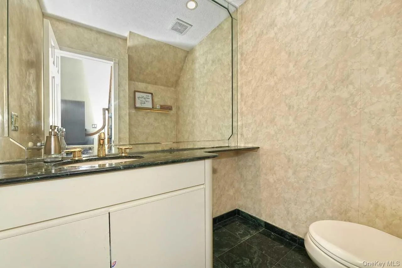 20 Oak Street, Smithtown, NY, 3 Bedrooms Bedrooms, 8 Rooms Rooms,2 BathroomsBathrooms,Residential,For Rent,Oak,0,1017995 20 Oak Street, Smithtown, NY, 3 Bedrooms Bedrooms, 8 Rooms Rooms,2 BathroomsBathrooms,Residential,For Rent,Oak,0,1017995