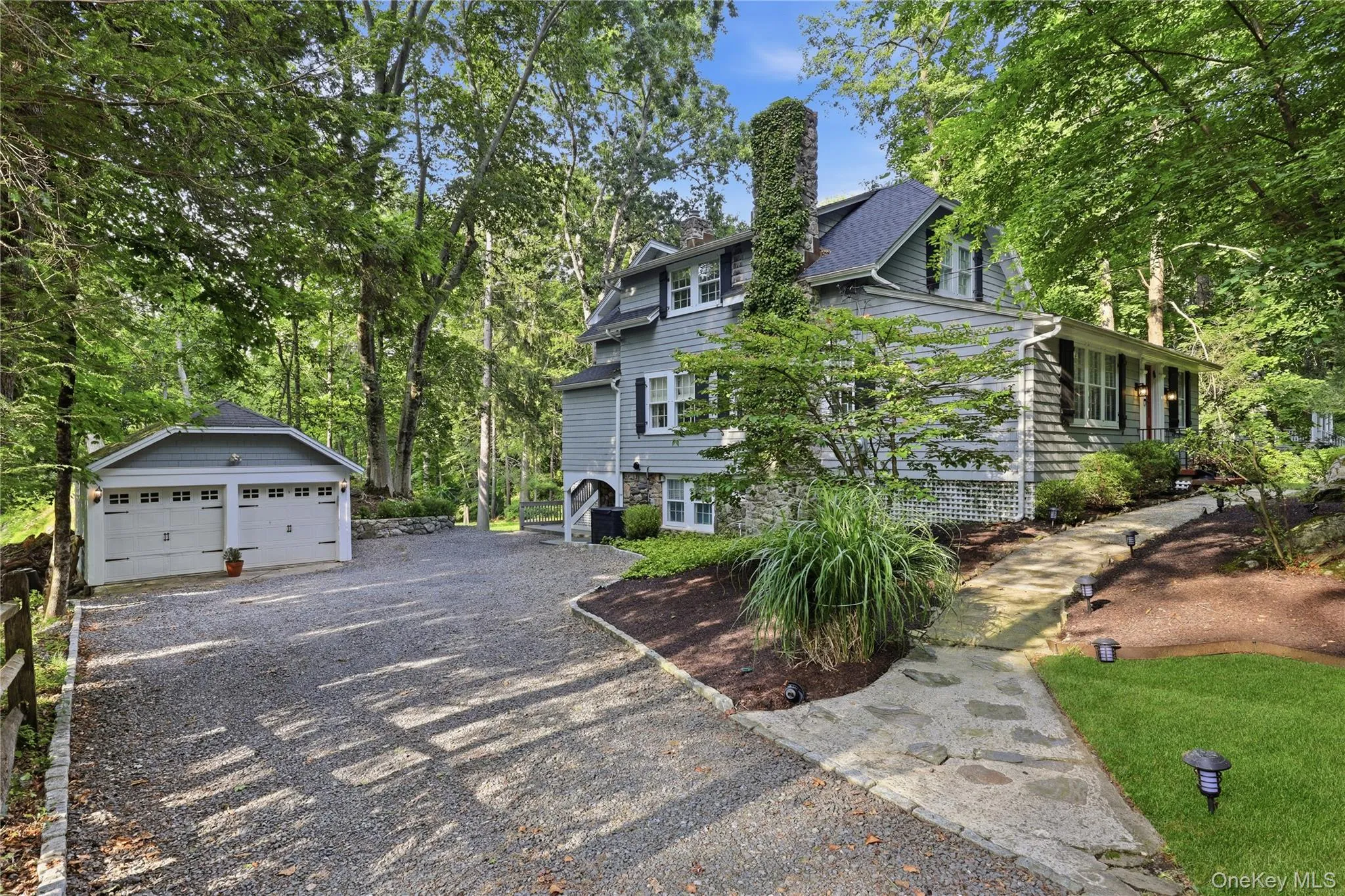 Detached 2 car garage w/ storage Detached 2 car garage w/ storage