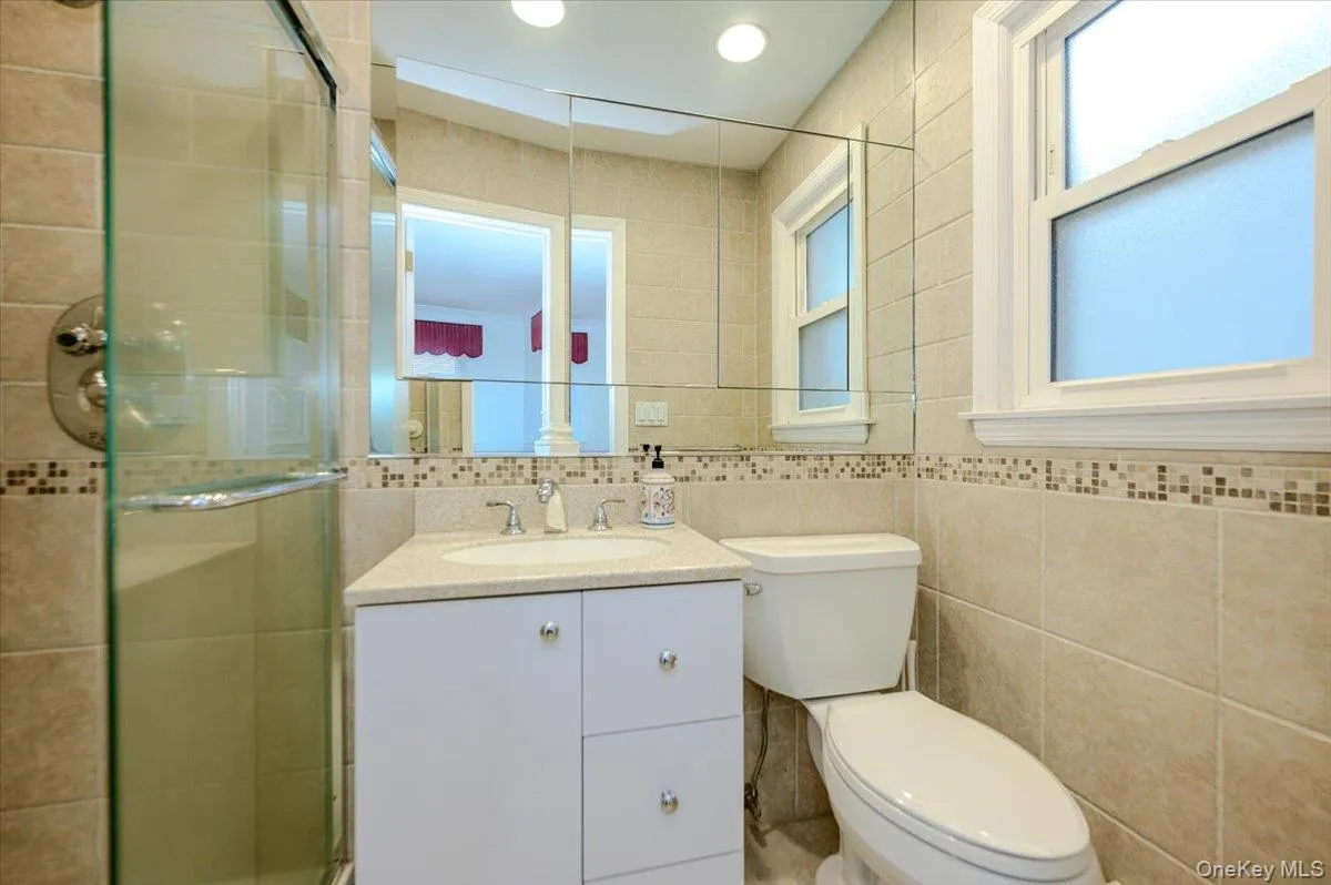 3399 Harold Street, Hempstead, NY, 4 Bedrooms Bedrooms, 10 Rooms Rooms,2 BathroomsBathrooms,Residential,For Rent,Harold,0,KEY1017998 3399 Harold Street, Hempstead, NY, 4 Bedrooms Bedrooms, 10 Rooms Rooms,2 BathroomsBathrooms,Residential,For Rent,Harold,0,KEY1017998