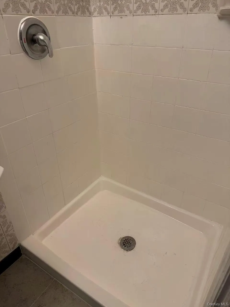 61 Grand Street, North Hempstead, NY, 3 Bedrooms Bedrooms, 7 Rooms Rooms,2 BathroomsBathrooms,Residential Lease,For Rent,Grand,0,1018011 61 Grand Street, North Hempstead, NY, 3 Bedrooms Bedrooms, 7 Rooms Rooms,2 BathroomsBathrooms,Residential Lease,For Rent,Grand,0,1018011