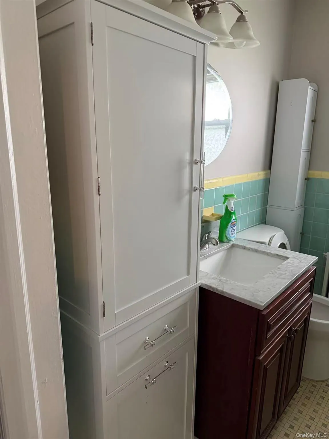 61 Grand Street, North Hempstead, NY, 3 Bedrooms Bedrooms, 7 Rooms Rooms,2 BathroomsBathrooms,Residential Lease,For Rent,Grand,0,1018011 61 Grand Street, North Hempstead, NY, 3 Bedrooms Bedrooms, 7 Rooms Rooms,2 BathroomsBathrooms,Residential Lease,For Rent,Grand,0,1018011