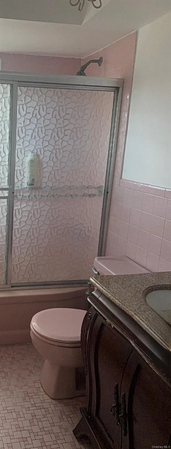 15619 87th Street, New York, NY, 6 Bedrooms Bedrooms, 11 Rooms Rooms,2 BathroomsBathrooms,Residential,For Rent,87th,0,KEY1018020 15619 87th Street, New York, NY, 6 Bedrooms Bedrooms, 11 Rooms Rooms,2 BathroomsBathrooms,Residential,For Rent,87th,0,KEY1018020