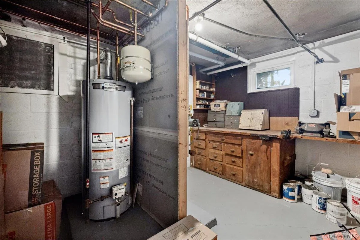 New infrastructure, water heater, boiler and a bonus woodworking shop! New infrastructure, water heater, boiler and a bonus woodworking shop!