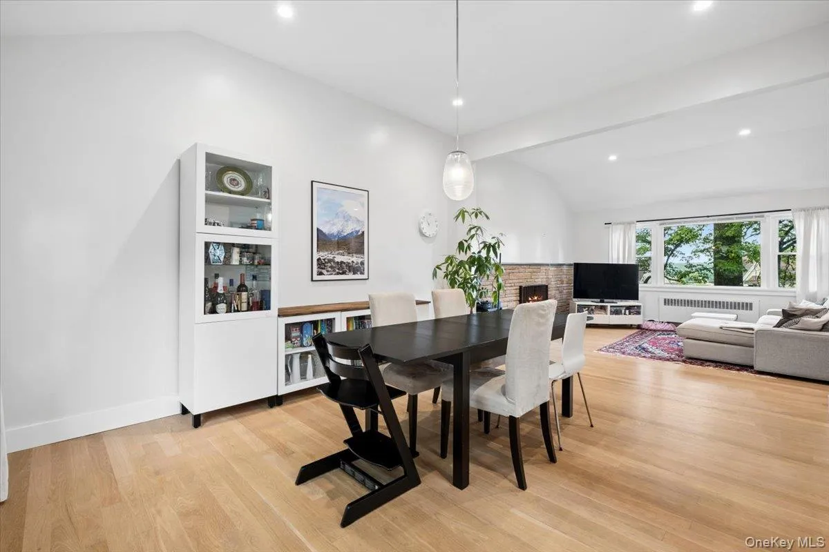 54 Park Circle, White Plains, NY, 3 Bedrooms Bedrooms, 12 Rooms Rooms,3 BathroomsBathrooms,Residential Lease,For Rent,Park,0,KEY1018021 54 Park Circle, White Plains, NY, 3 Bedrooms Bedrooms, 12 Rooms Rooms,3 BathroomsBathrooms,Residential Lease,For Rent,Park,0,KEY1018021
