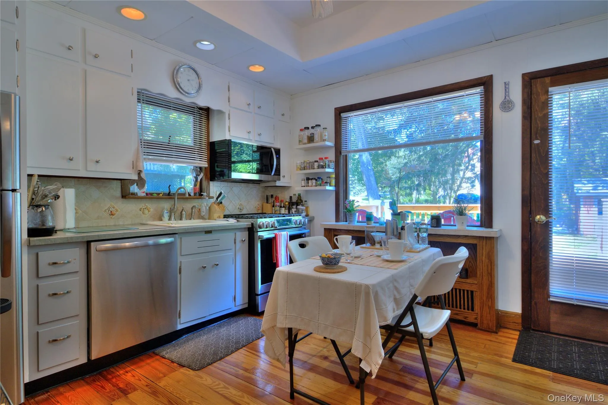 20 Shuit Place, Woodbury, NY, 3 Bedrooms Bedrooms, 7 Rooms Rooms,2 BathroomsBathrooms,Residential,For Rent,Shuit,0,1018026 20 Shuit Place, Woodbury, NY, 3 Bedrooms Bedrooms, 7 Rooms Rooms,2 BathroomsBathrooms,Residential,For Rent,Shuit,0,1018026