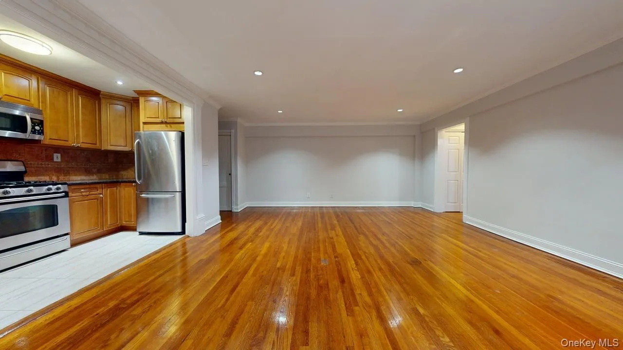 105-15 66TH Road, New York, NY, 1 Bedroom Bedrooms, 3 Rooms Rooms,1 BathroomBathrooms,Residential,For Rent,66TH,0,KEY1018027 105-15 66TH Road, New York, NY, 1 Bedroom Bedrooms, 3 Rooms Rooms,1 BathroomBathrooms,Residential,For Rent,66TH,0,KEY1018027