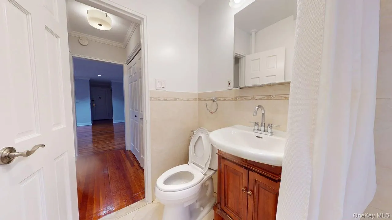 105-15 66TH Road, New York, NY, 1 Bedroom Bedrooms, 3 Rooms Rooms,1 BathroomBathrooms,Residential,For Rent,66TH,0,KEY1018027 105-15 66TH Road, New York, NY, 1 Bedroom Bedrooms, 3 Rooms Rooms,1 BathroomBathrooms,Residential,For Rent,66TH,0,KEY1018027